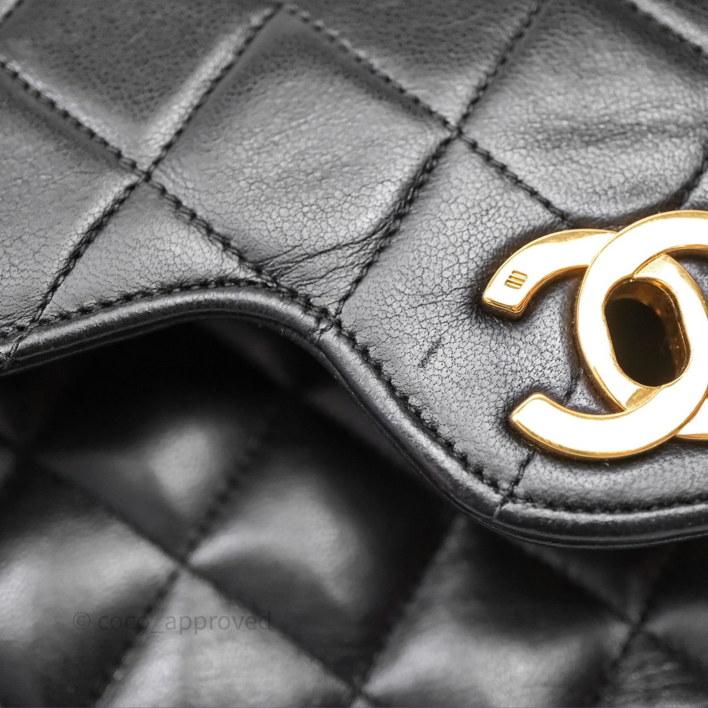 Chanel Classic Vintage Double Flap M/L Black Lambskin Gold Hardware