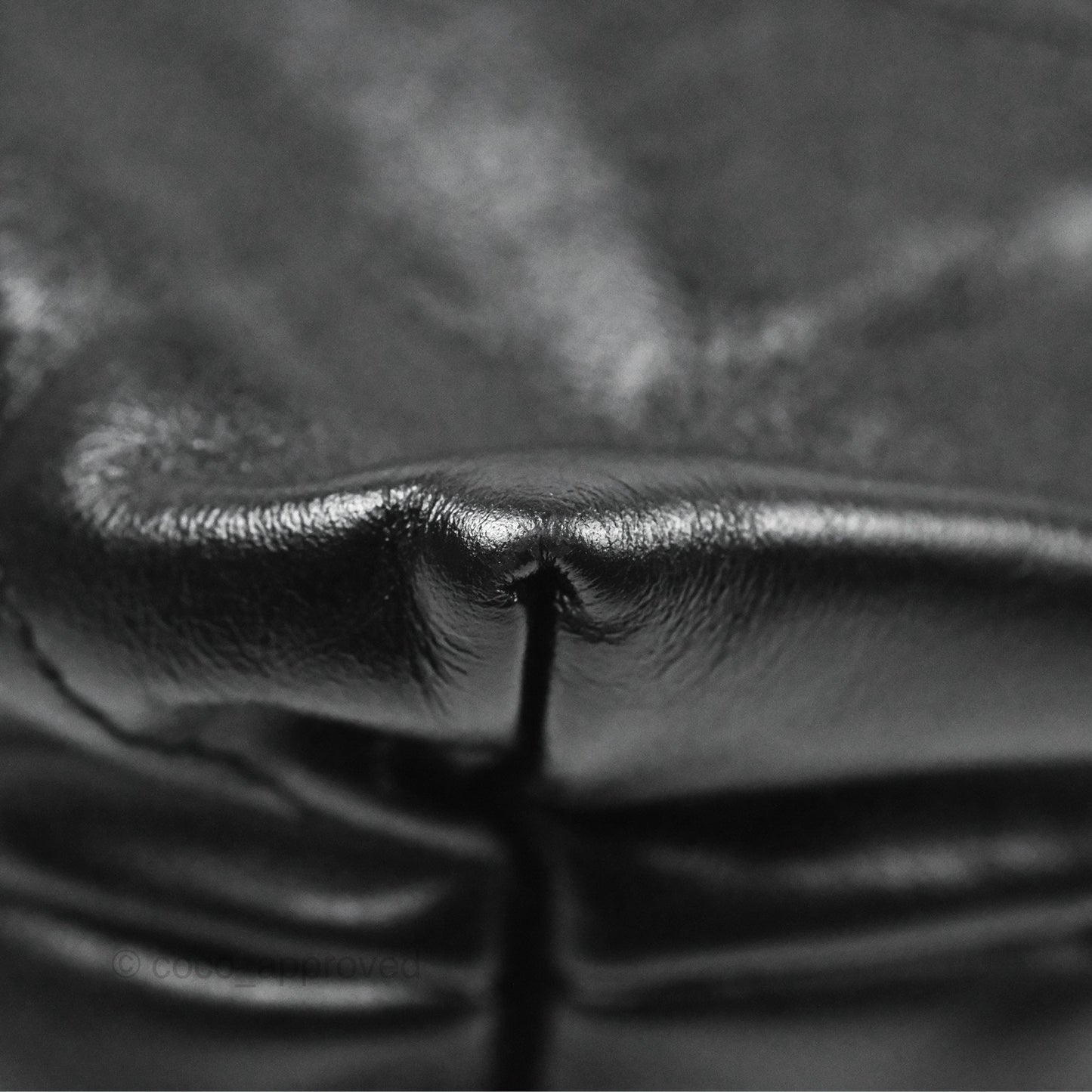 Chanel 22 Medium Black Shiny Calfskin Aged Gold Hardware