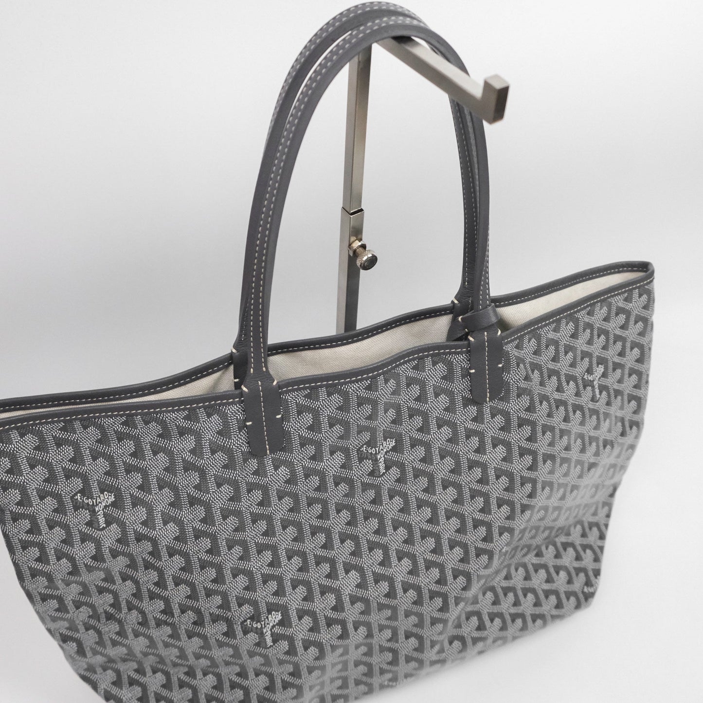 Goyard St Louis Tote PM ⁣⁣⁣⁣⁣⁣⁣⁣⁣⁣⁣⁣⁣⁣⁣⁣⁣⁣⁣⁣Grey