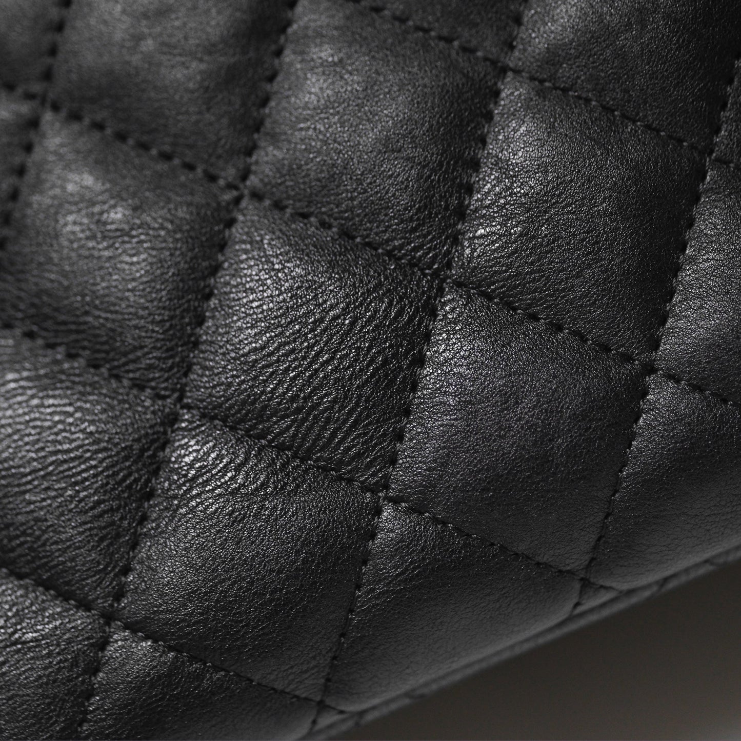 Chanel Classic Quilted M/L Medium Double Flap So Black Calfskin