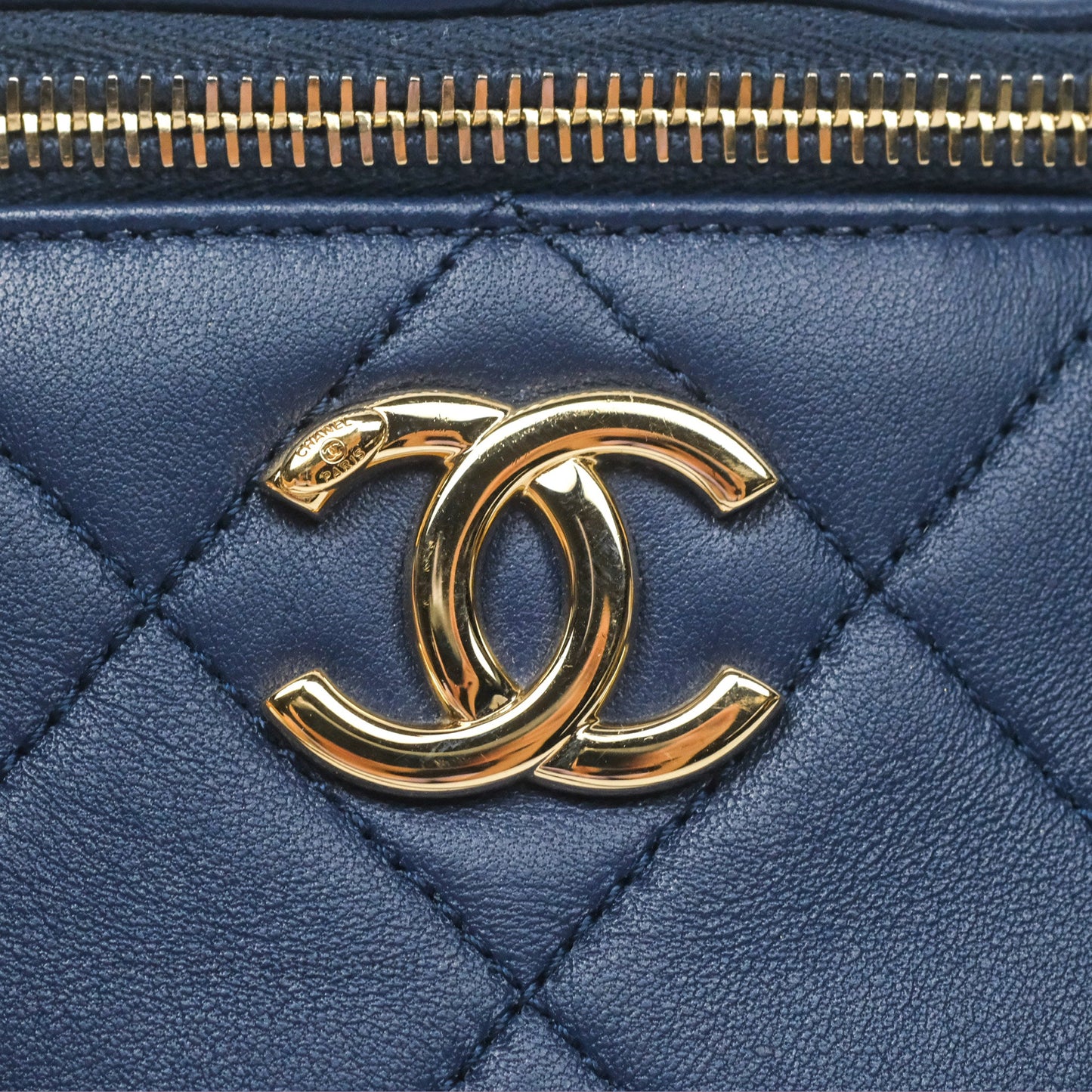 Chanel Resin Bi-Color Chain Belt Bag Navy Lambskin Gold Hardware