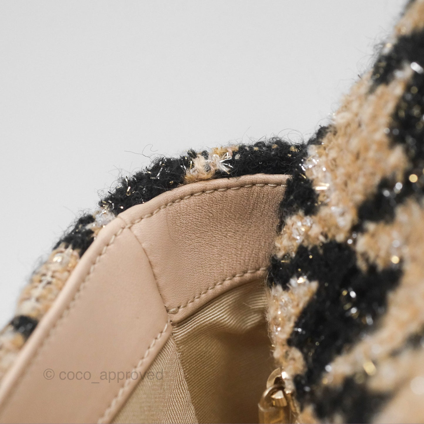 Chanel 19 Small Tweed Houndstooth Black Beige Mixed Hardware