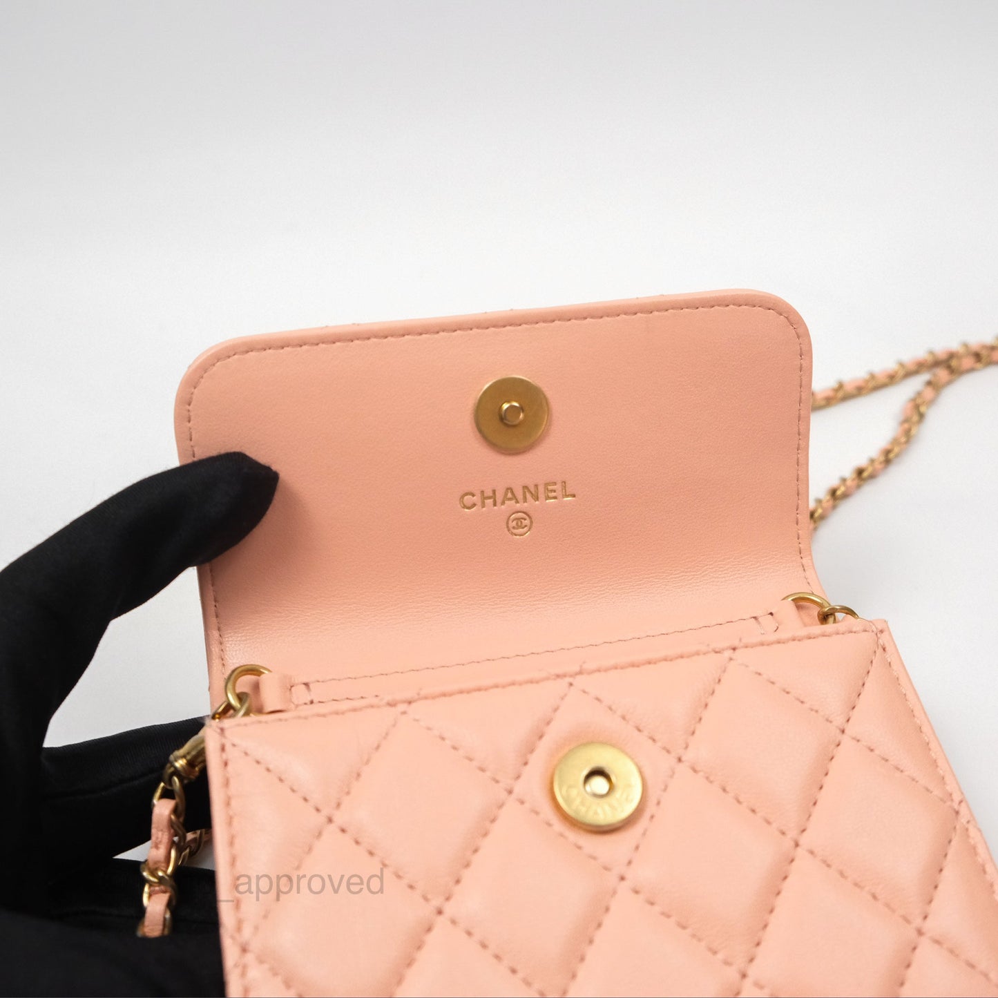 Chanel Pearl Crush Card Holder Pink Beige Lambskin Aged Gold Hardware