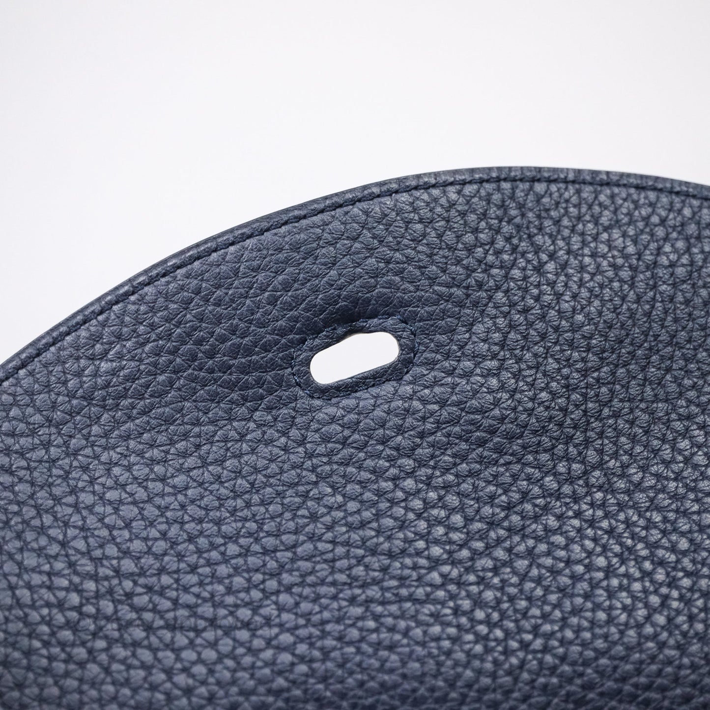 Hermès Lindy 30 Bleu Nuit 2Z Clemence Gold Hardware