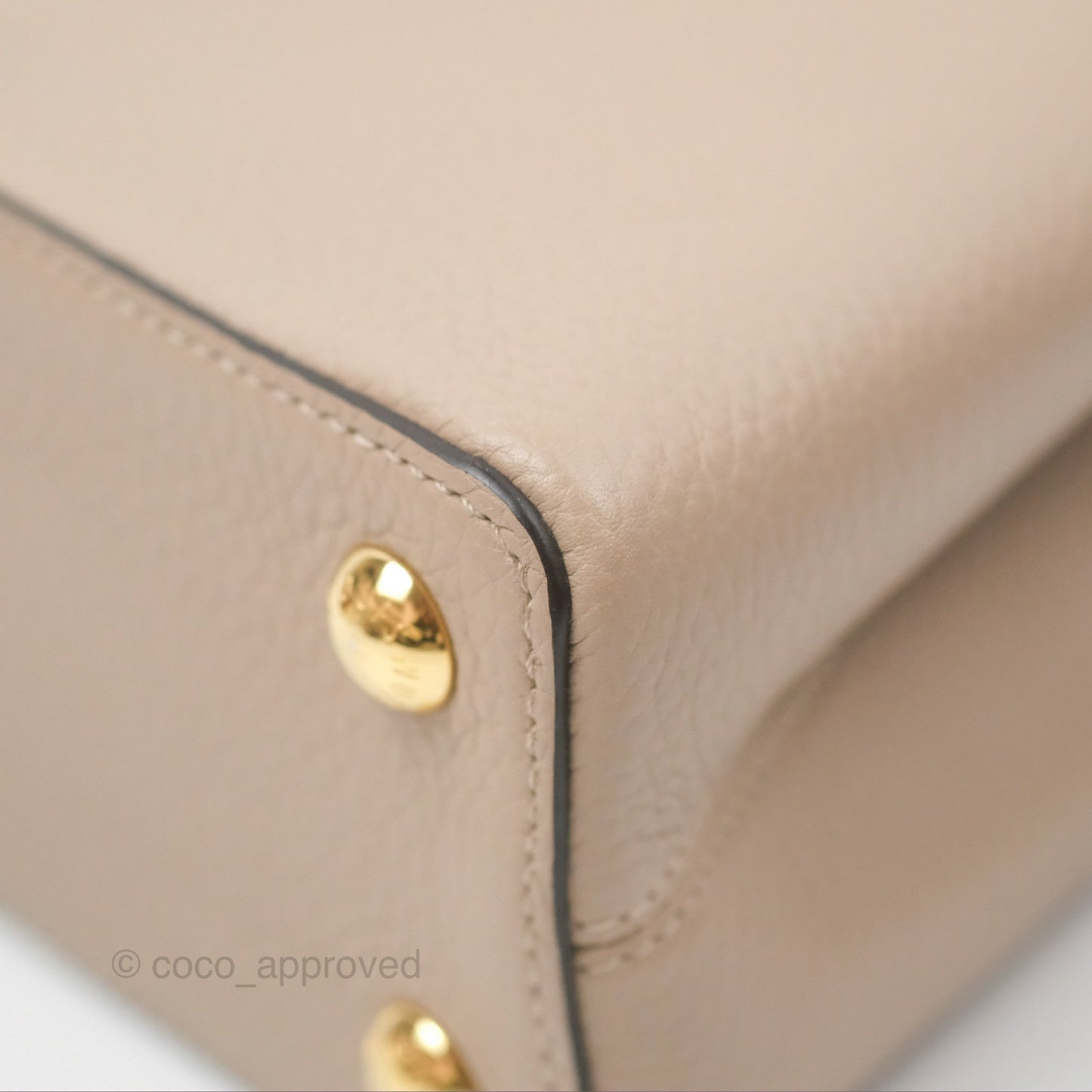 Louis Vuitton Taurillon Capucines BB Galet