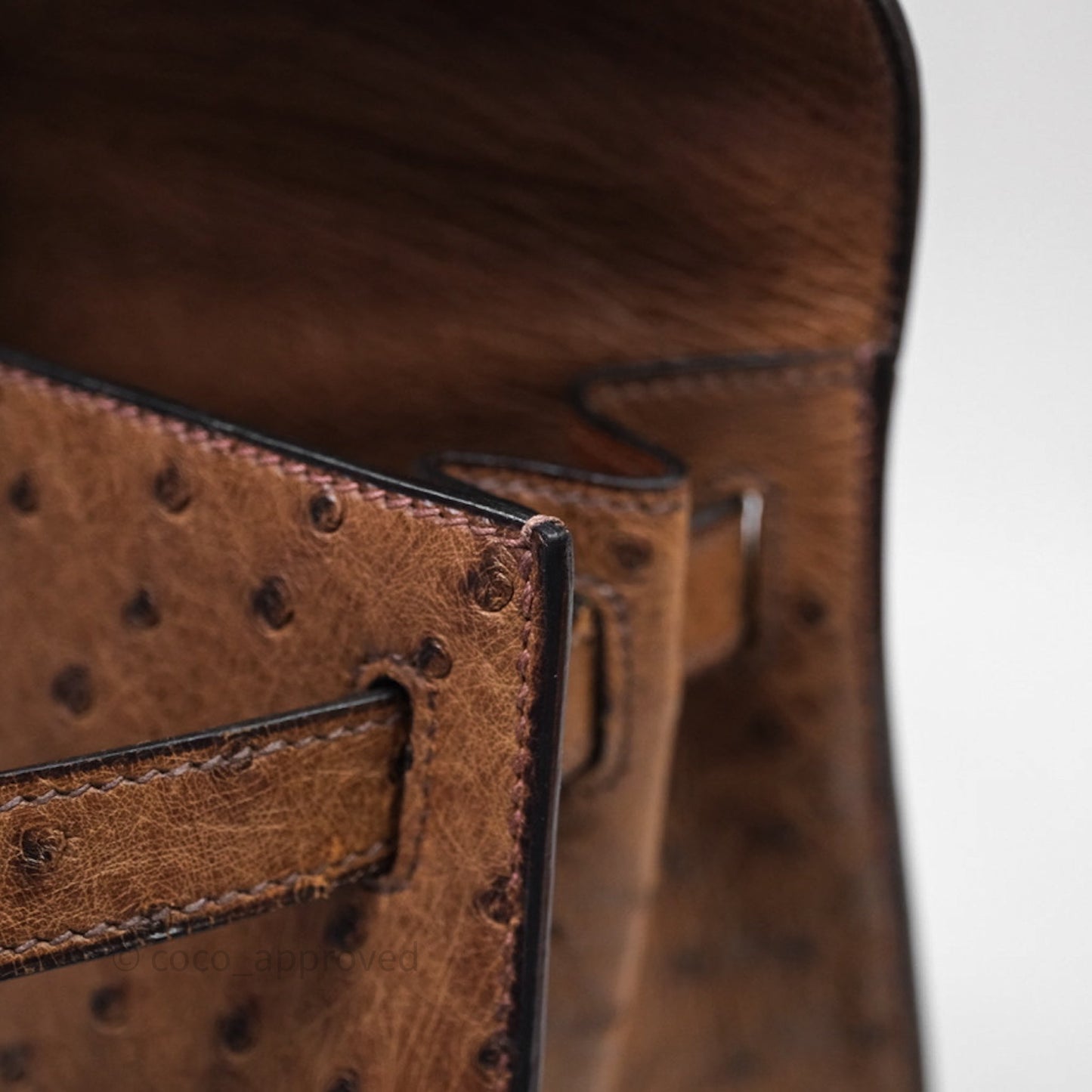 Hermès Kelly 28 Chocolate Ostrish Sellier Gold Hardware