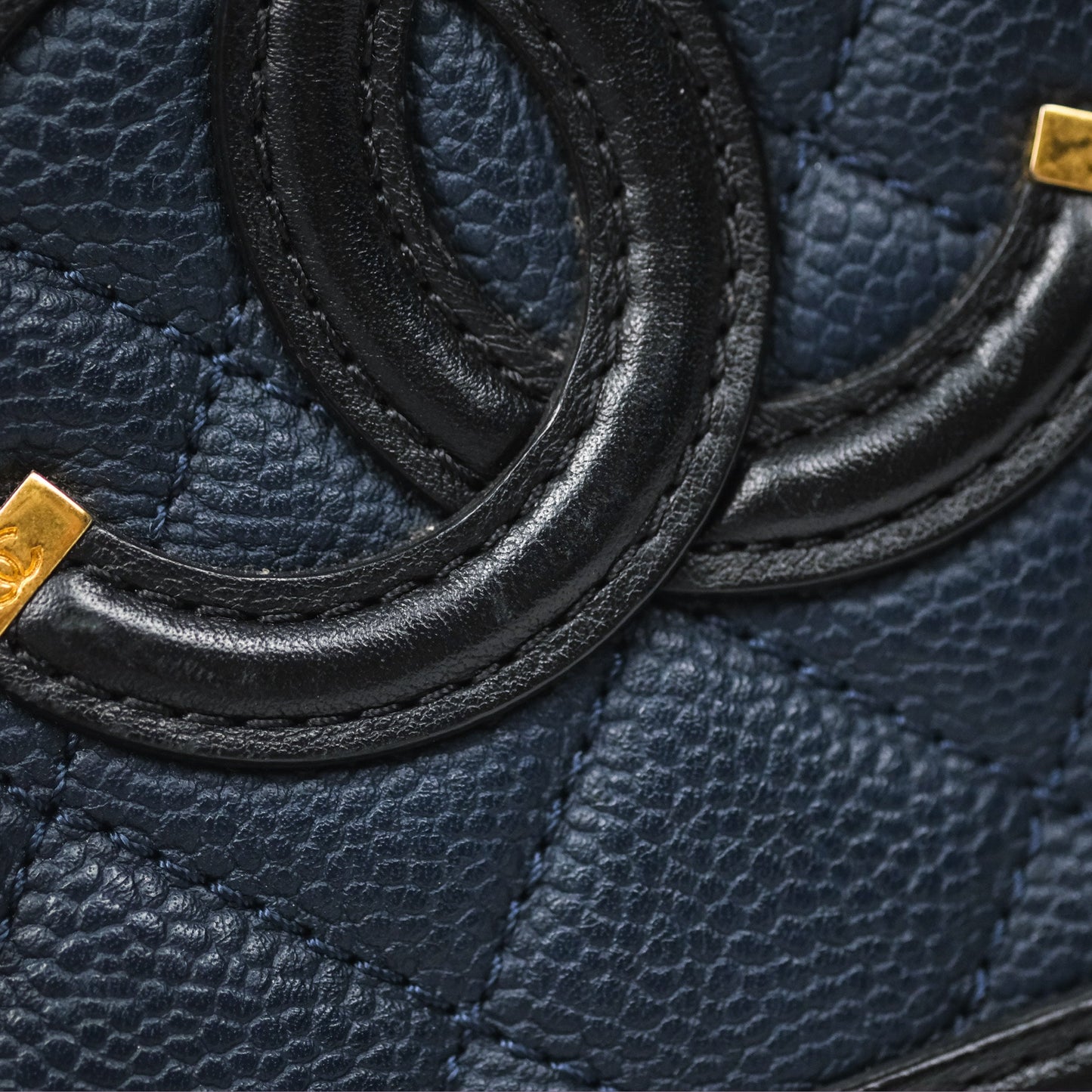 Chanel Quilted Small CC Filigree Vanity Case Navy Black Caviar Gold Hardware