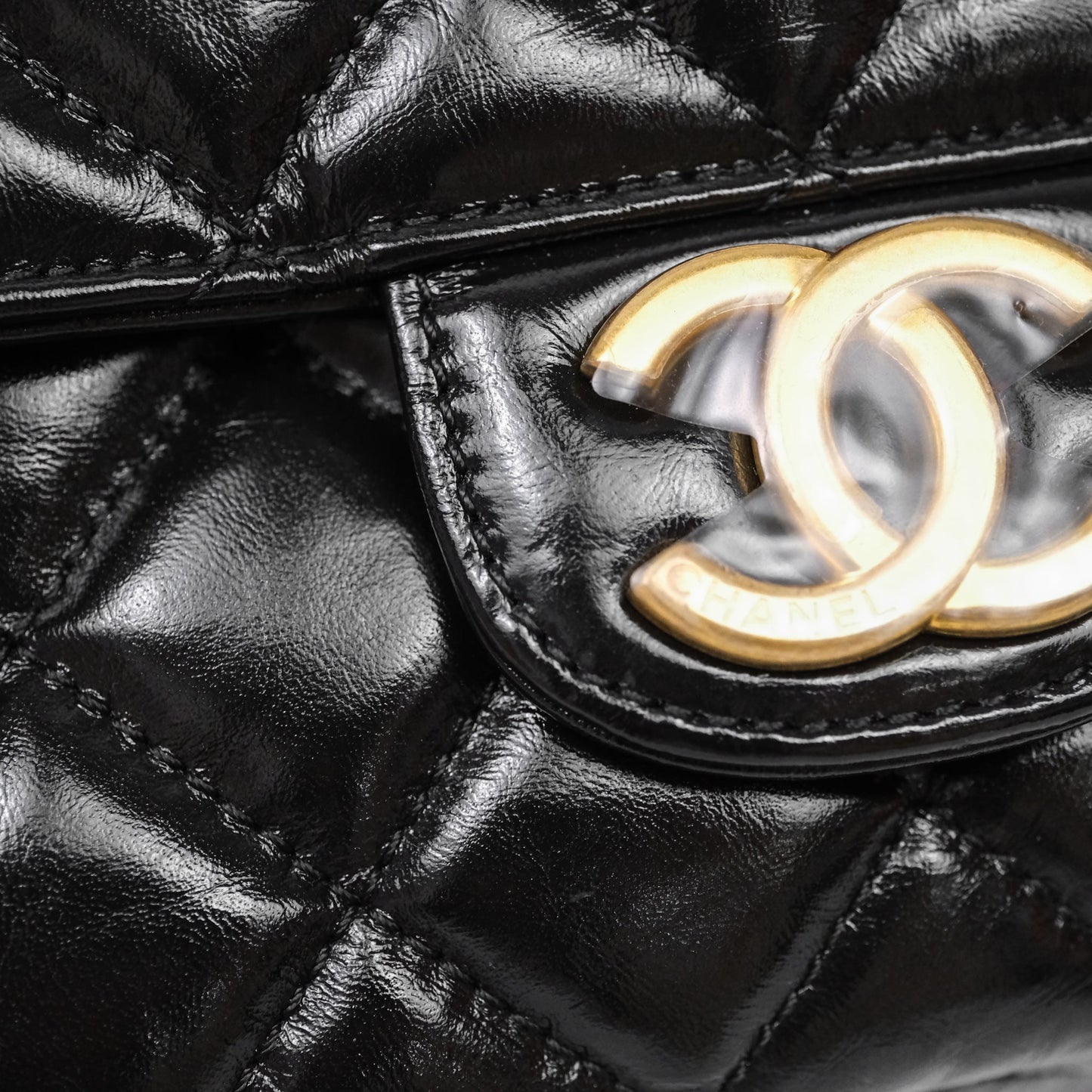 Chanel Medium Quilted Wavy CC Hobo Black Shiny Crumpled Calfskin Aged Gold Hardware