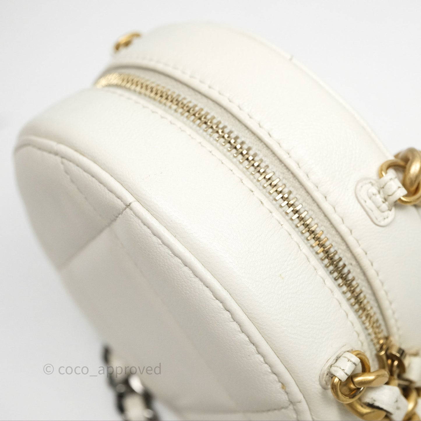 Chanel 19 Round Clutch With Chain White Calfskin Mixed Hardware