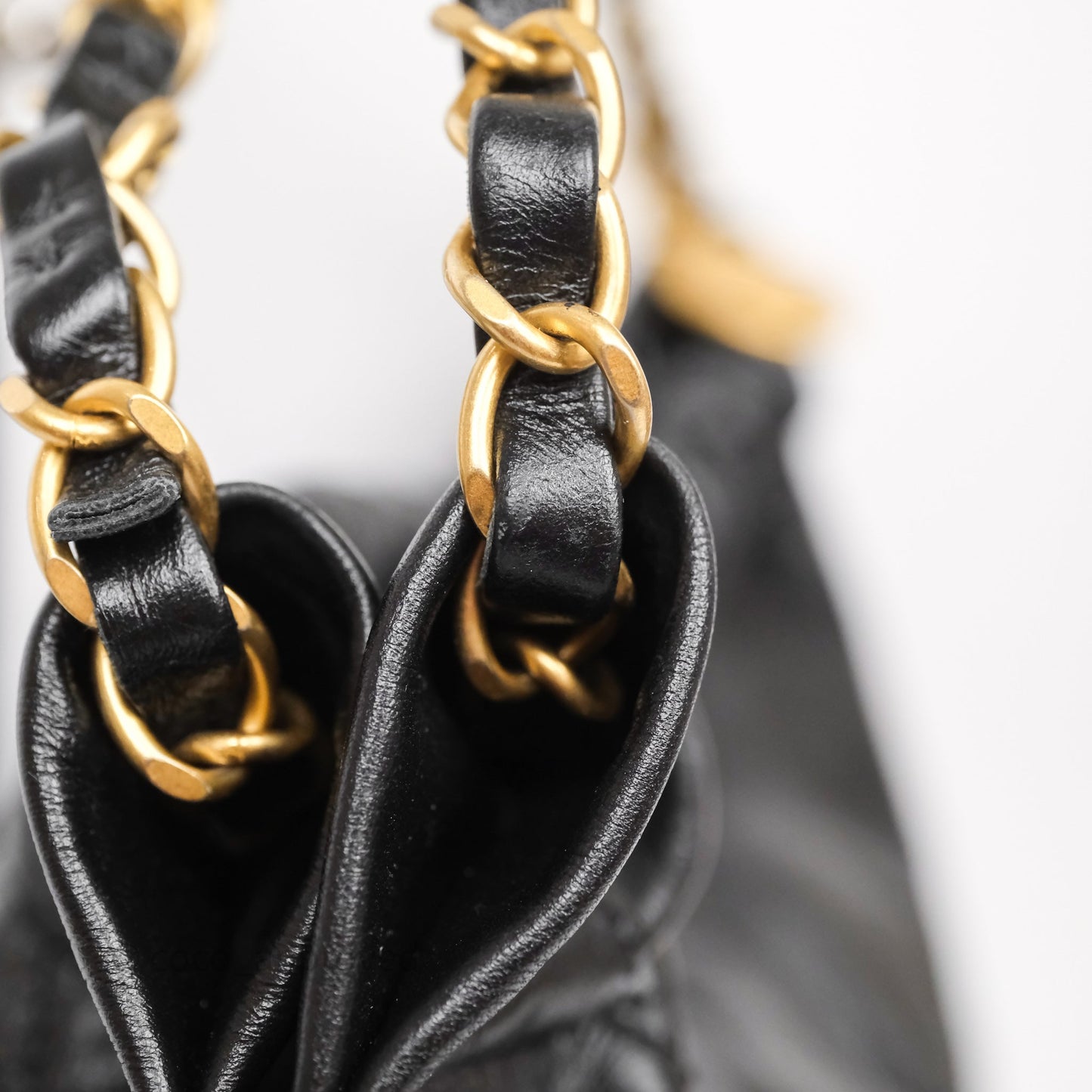 Chanel 22 Bag Medium Black Crumpled Calfskin Aged Gold Hardware