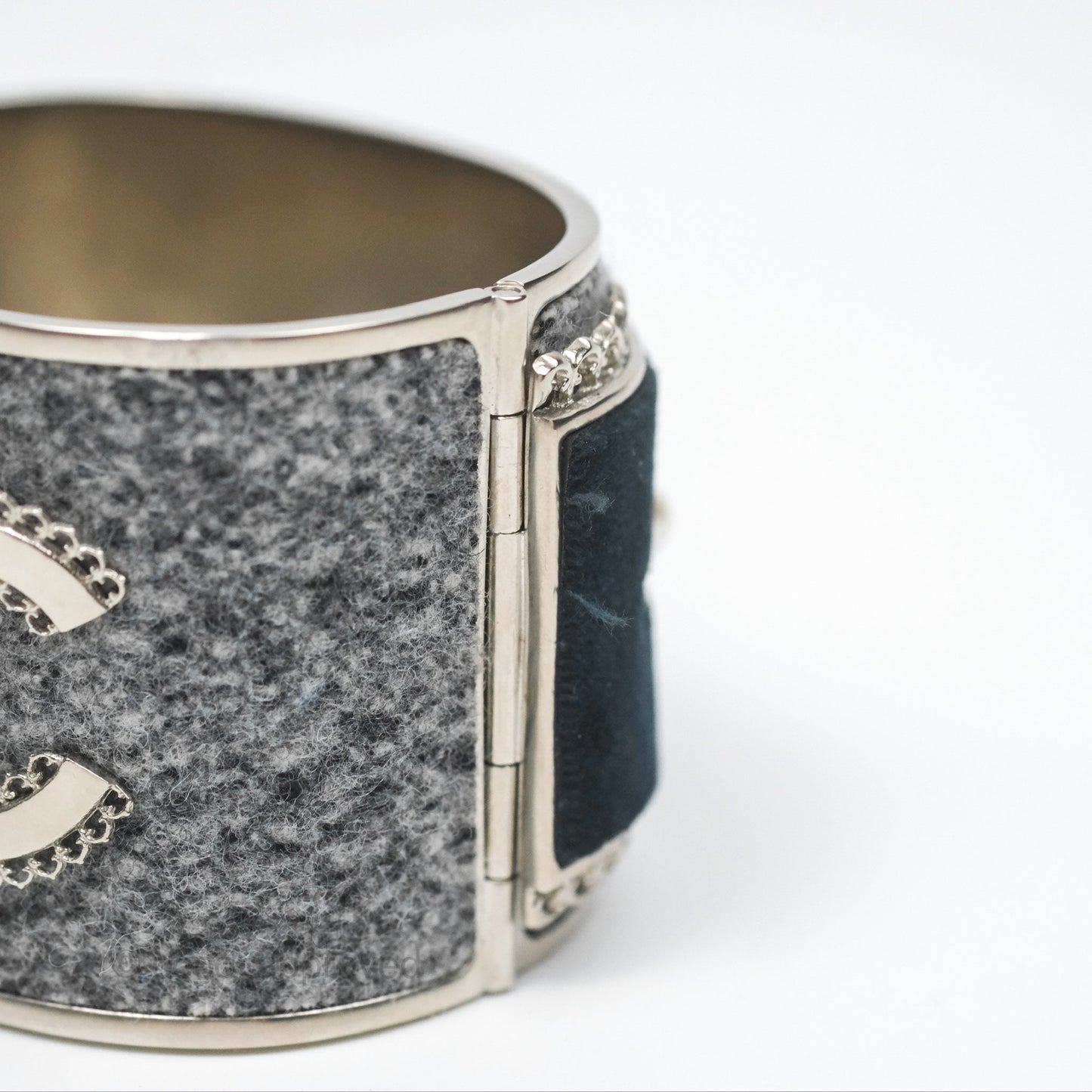 Chanel CC Pearl Bracelet Grey Navy Silver Tone 15V