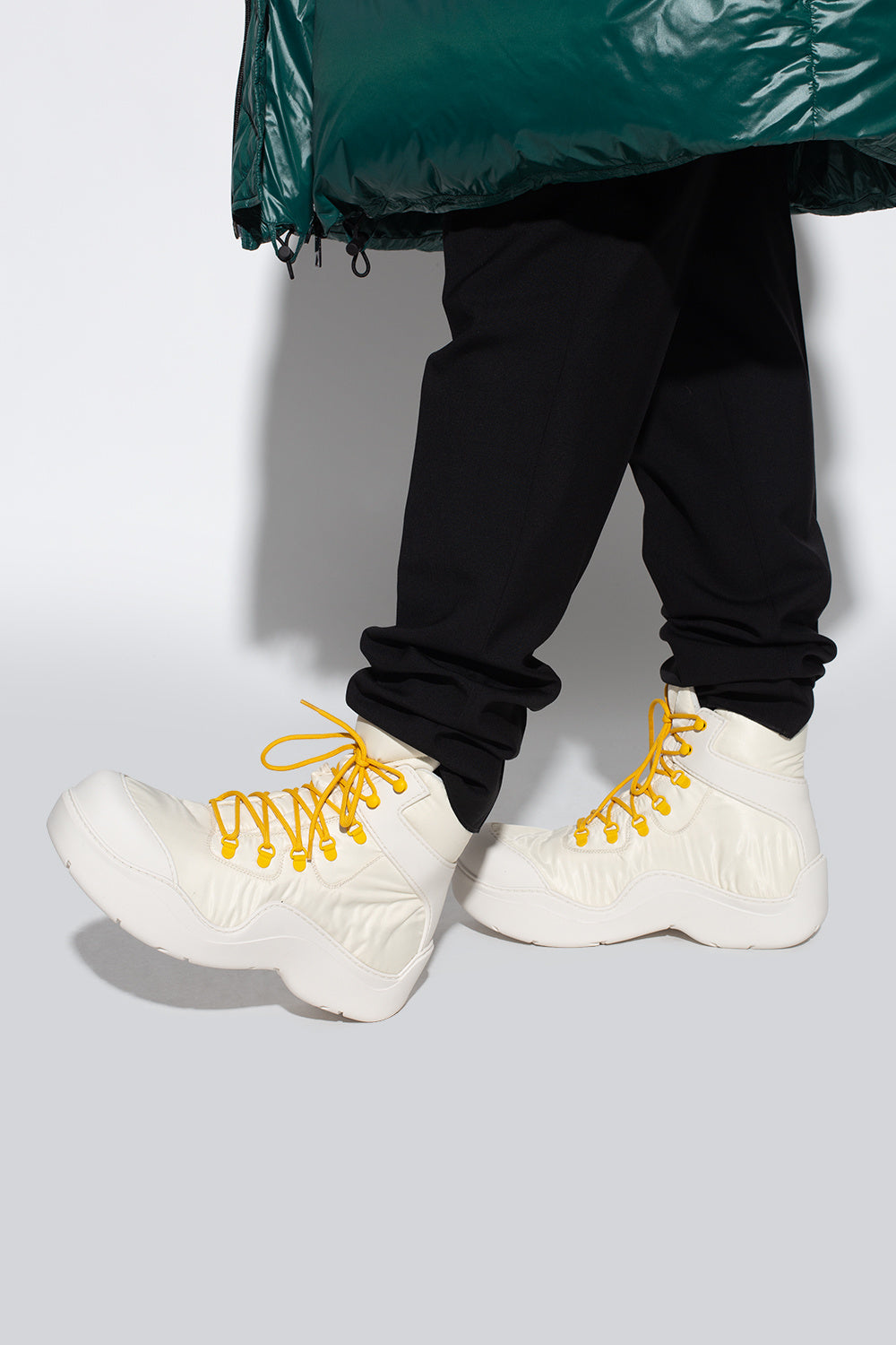 Luxury Bottega Veneta Mens Bomber Boots In White