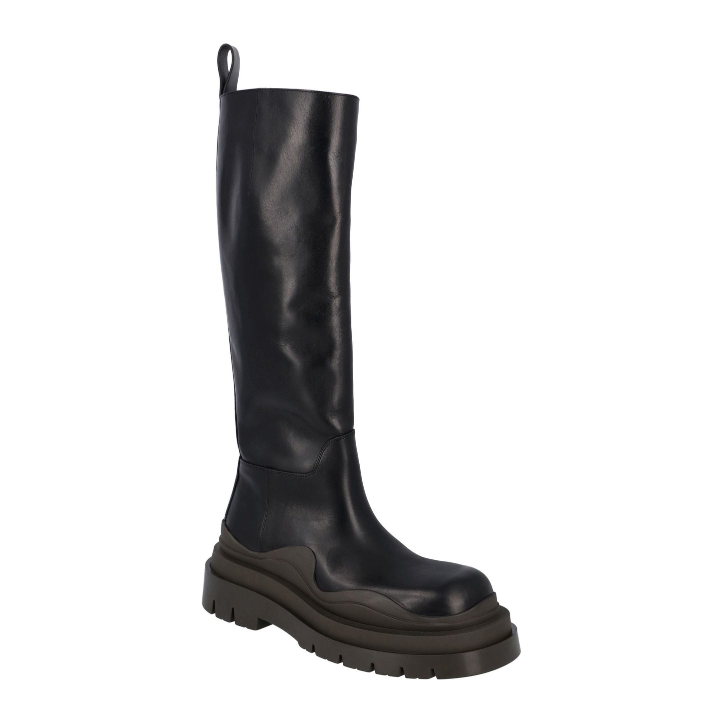 Luxury Bottega Veneta Tire Boot in Calfskin in black
