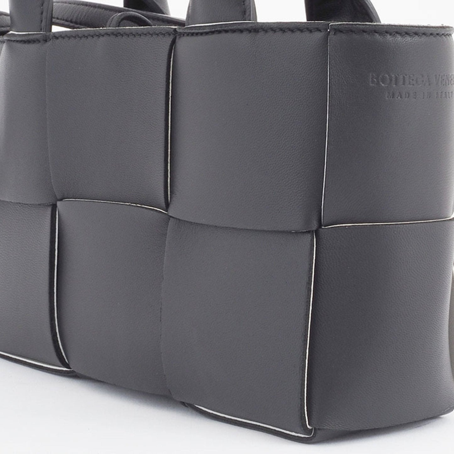 Luxury Bottega Veneta  Leather Handbag Tote Bag ()
