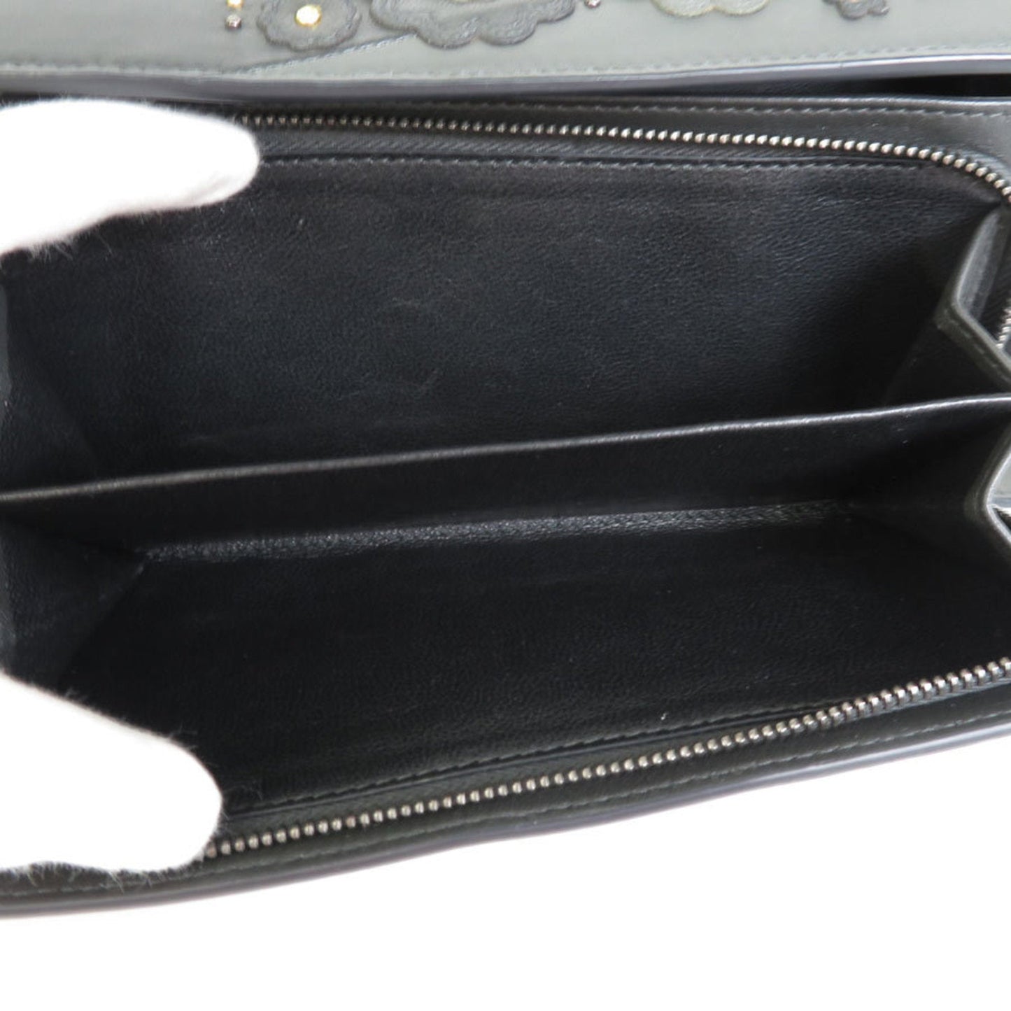 Luxury Bottega Veneta  Leather Long Wallet (Tri-Fold) ()