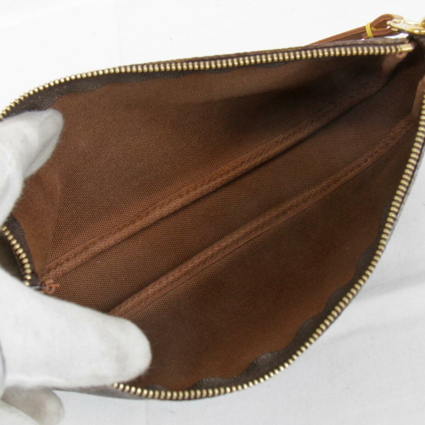 Louis Vuitton Pochette Accessoires  Canvas Clutch Bag ()
