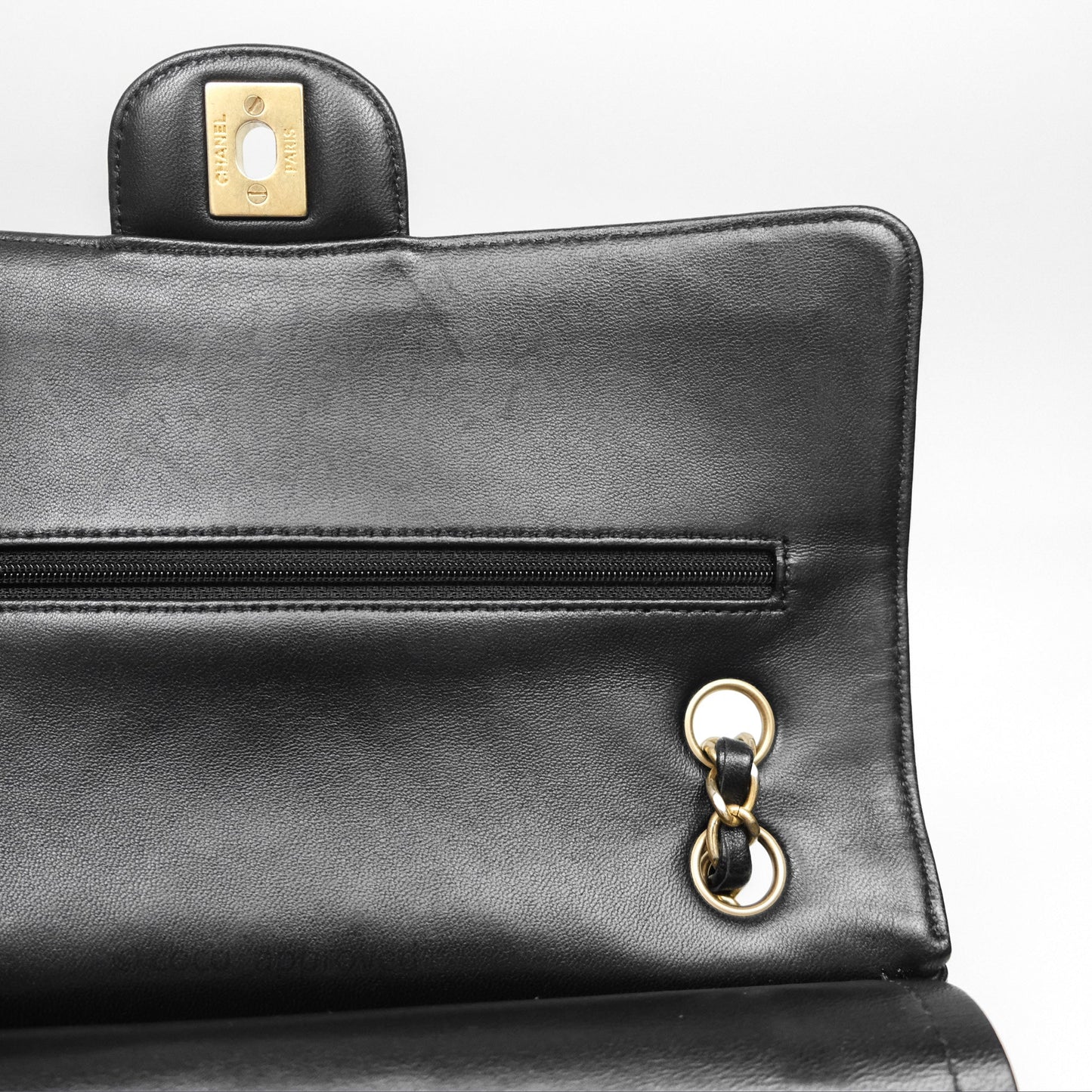Chanel Classic M/L Medium Flap Chevron Black Lambskin Aged Gold Hardware