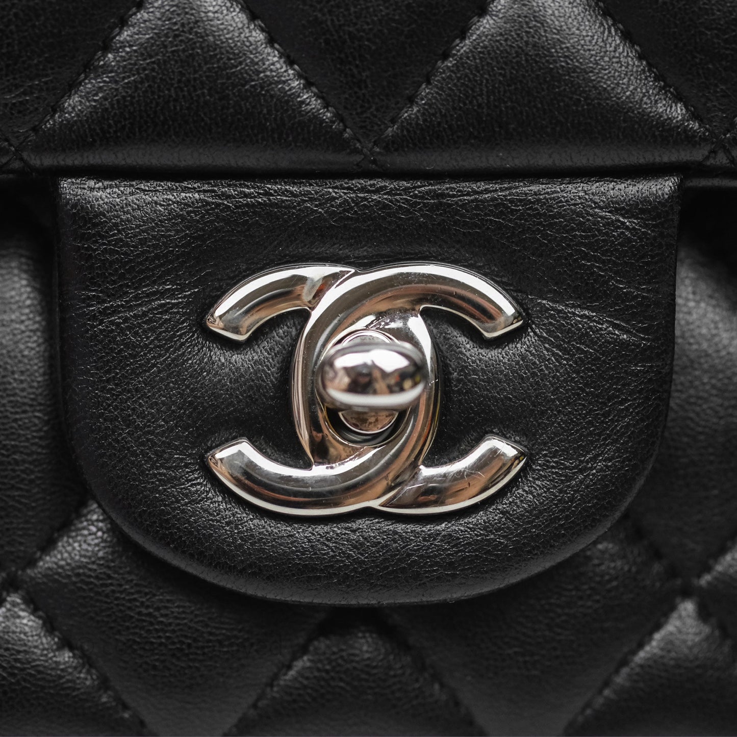 Chanel Classic M/L Medium Flap Quilted Black Lambskin Silver Hardware