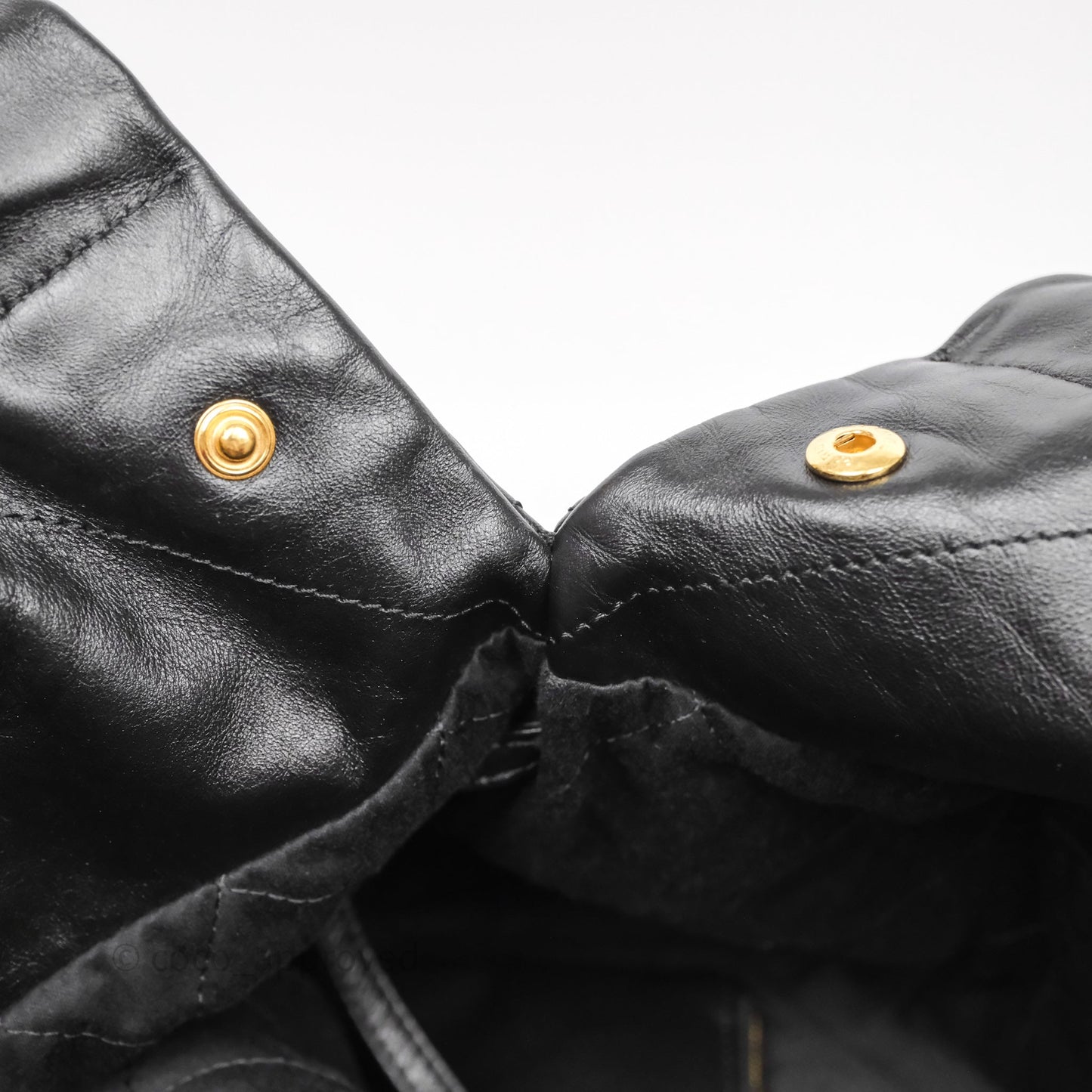Chanel 22 Bag Medium Black Crumpled Calfskin Aged Gold Hardware