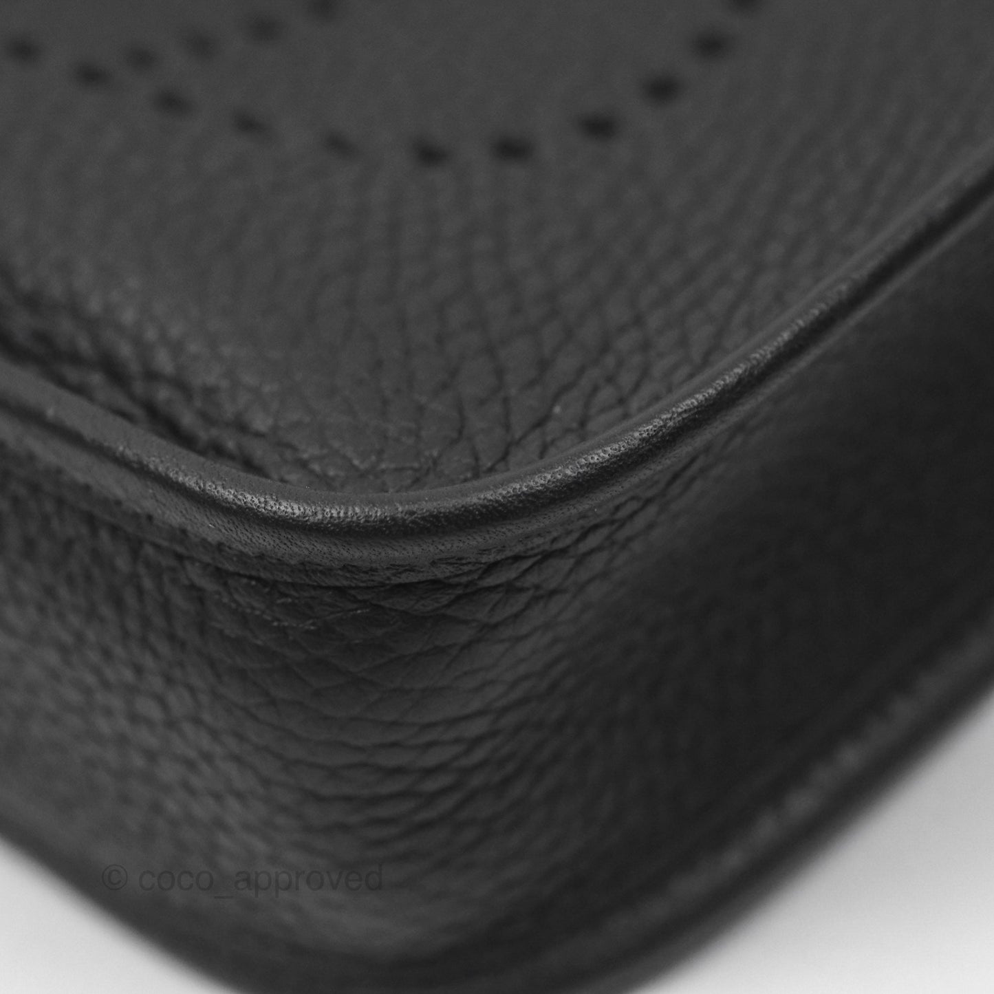 Hermès Mini Evelyne 16 Noir 89 Clemence Gold Hardware