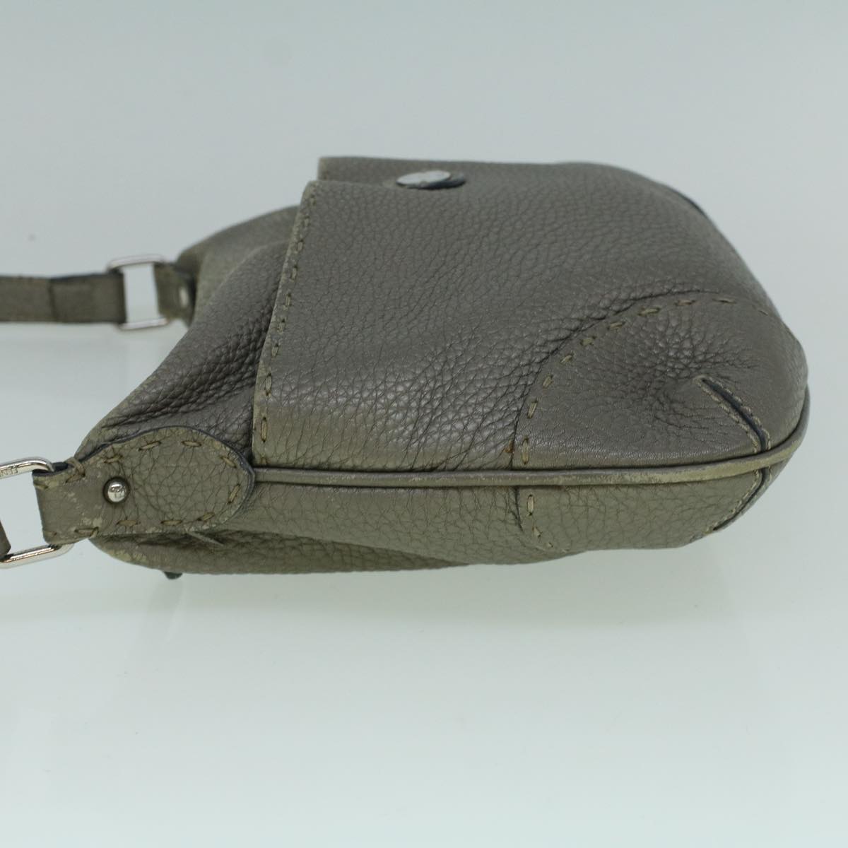 Luxury FendiShoulder Bag Leather Gray60425