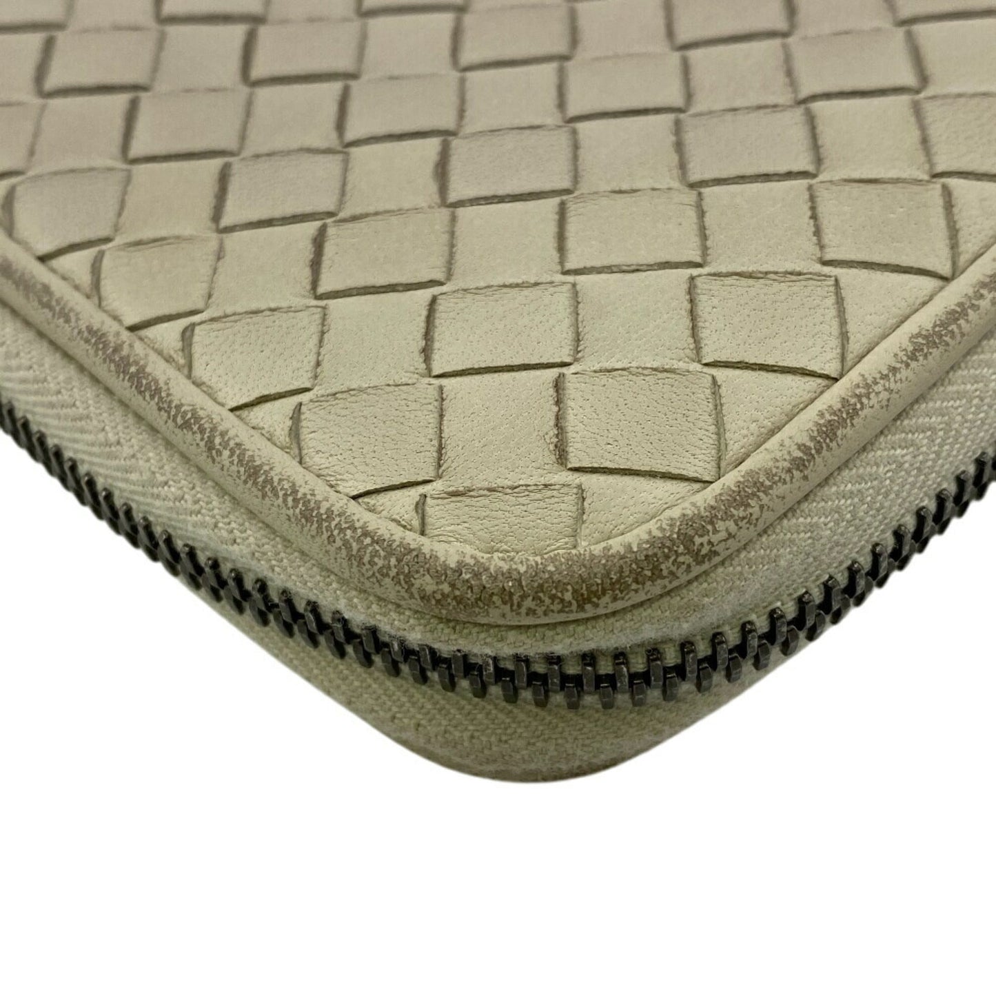 Luxury Bottega Veneta Intrecciato  Leather Wallet (Bi-Fold) ()