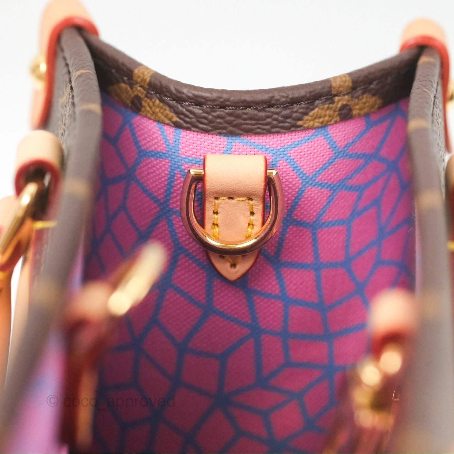 Louis Vuitton x Yayoi Kusama OnTheGo PM Monogram Canvas