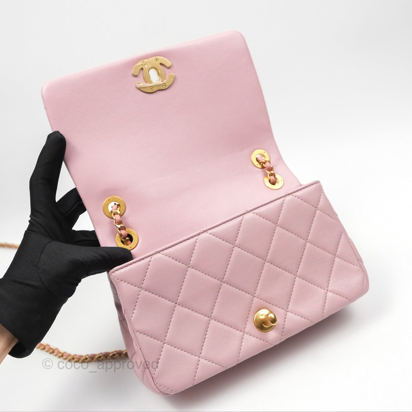 Chanel Flap Bag Dusty Pink Lambskin Aged Gold Hardware 24P