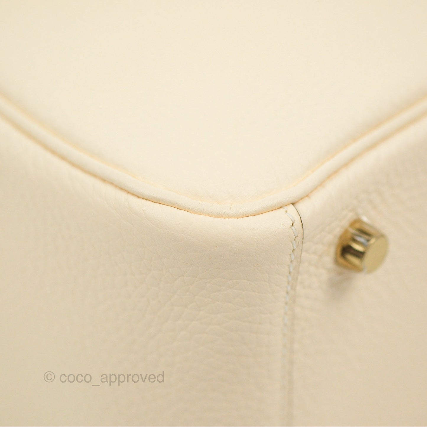 Hermès Lindy 26 Nata Taurillon Clemence Gold Hardware