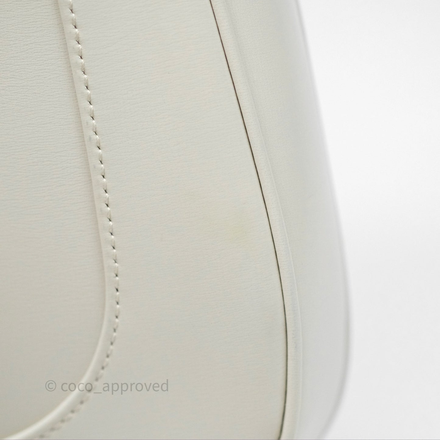 Gucci Jackie 1961 White Small Shoulder Bag Gold Hardware