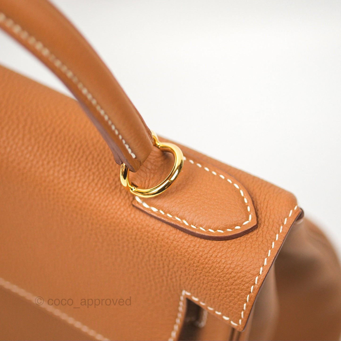 Hermès Retourne Kelly 28 Gold Togo Gold Hardware
