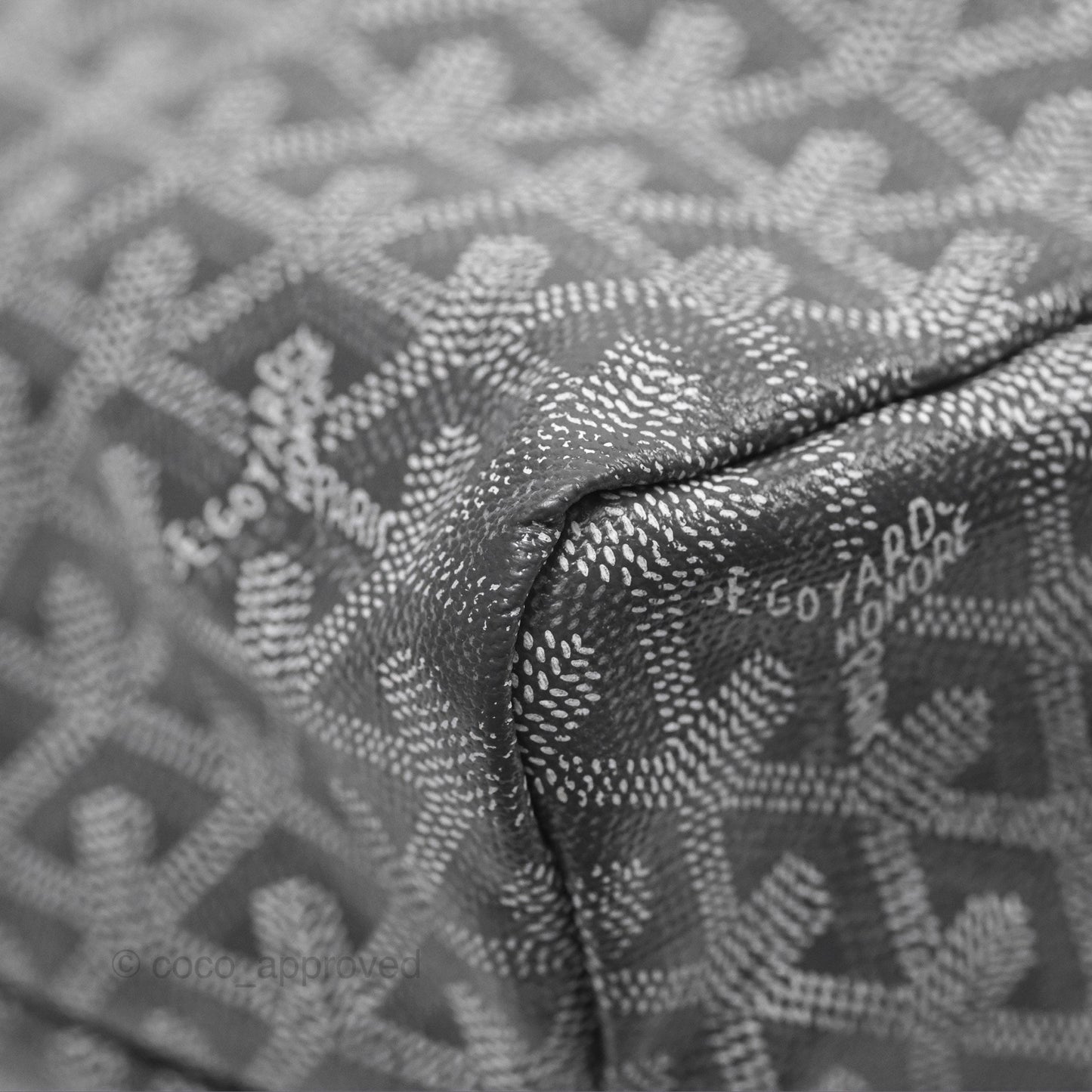 Goyard St Louis Tote PM ⁣⁣⁣⁣⁣⁣⁣⁣⁣⁣⁣⁣⁣⁣⁣⁣⁣⁣⁣⁣Grey
