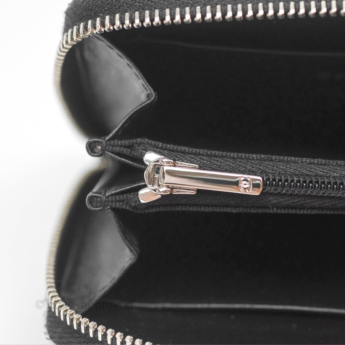 Chanel Zipped Coin Purse Black Caviar White CC Silver Hardware