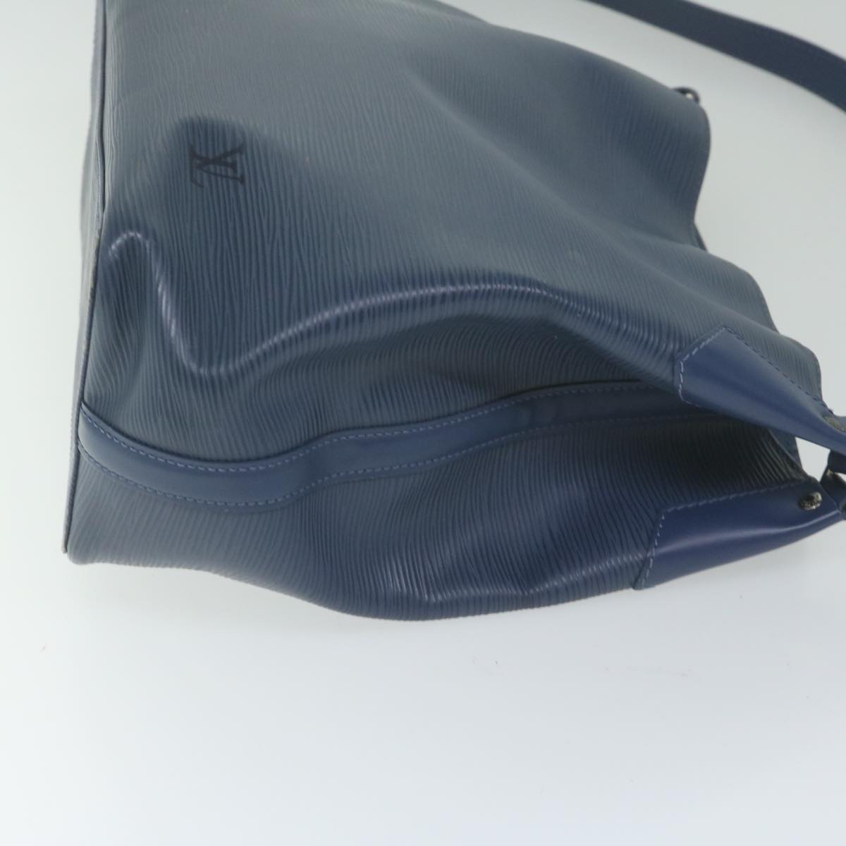 LOUIS VUITTON Epi Mandala MM Shoulder Bag Blue Myrtille M5889G LV 61361
