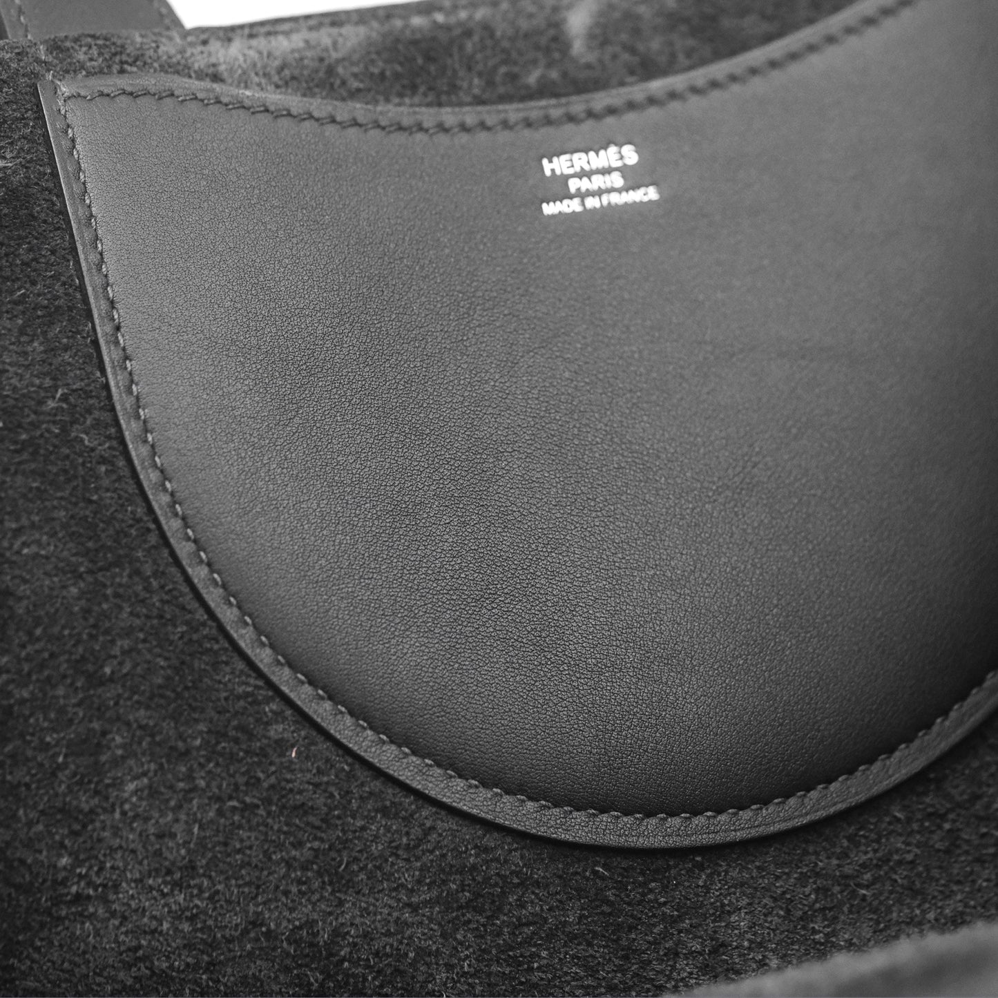 Hermès In-The-Loop 23 Noir 89 Clemence Palladium Hardware