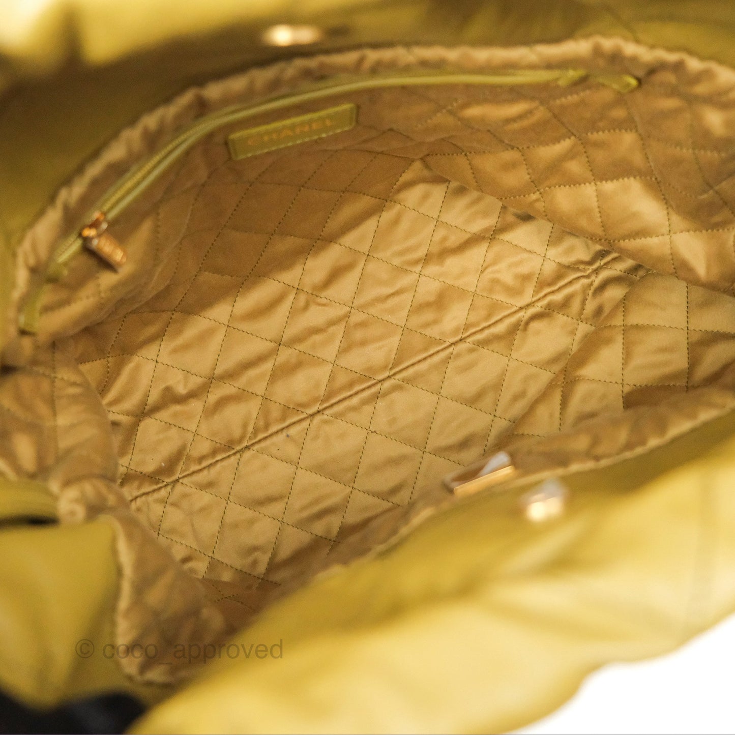 Chanel 22 Medium Olive Shiny Crumpled Calfskin Aged Gold Hardware