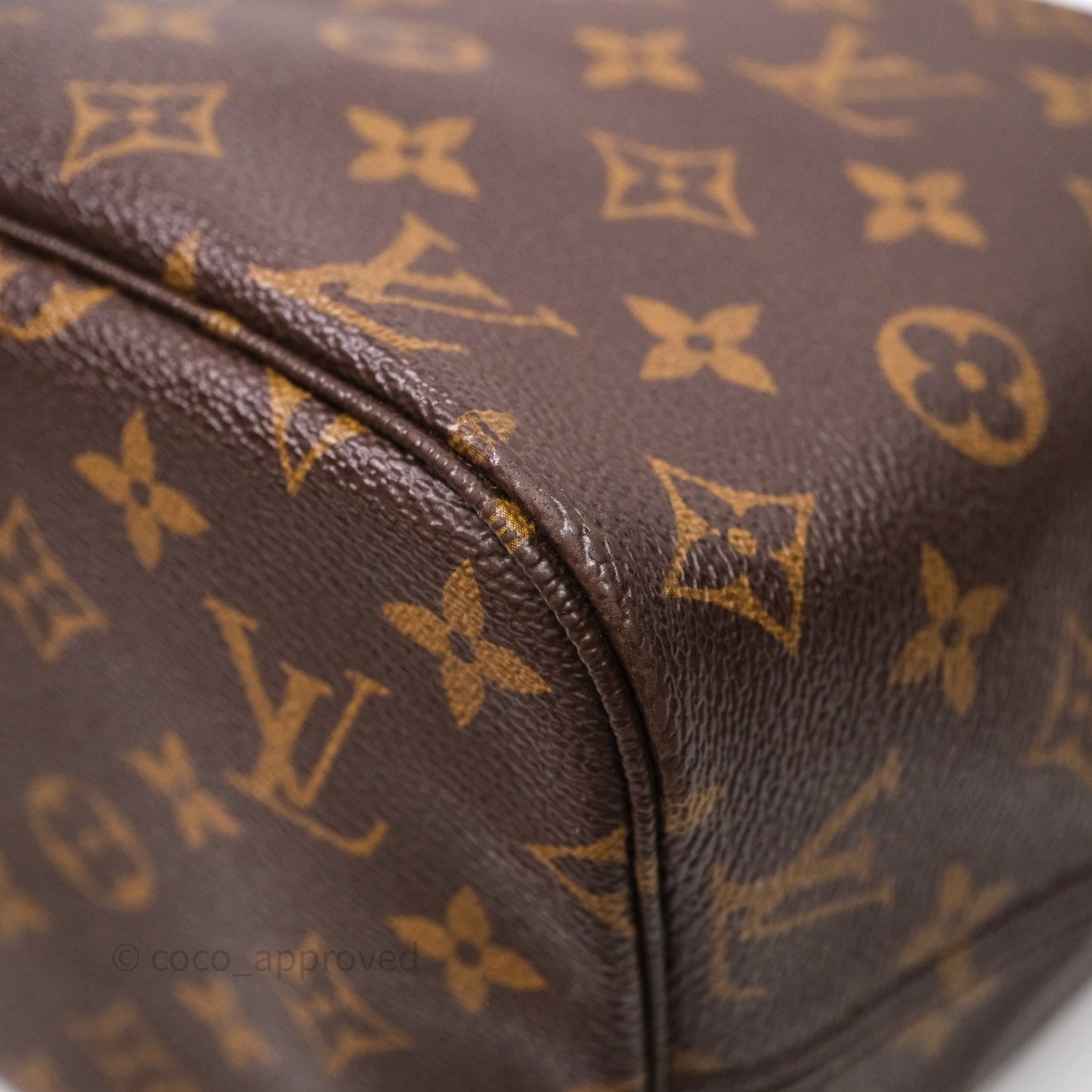 Louis Vuitton Neverfull MM Tote Bag Monogram Canvas