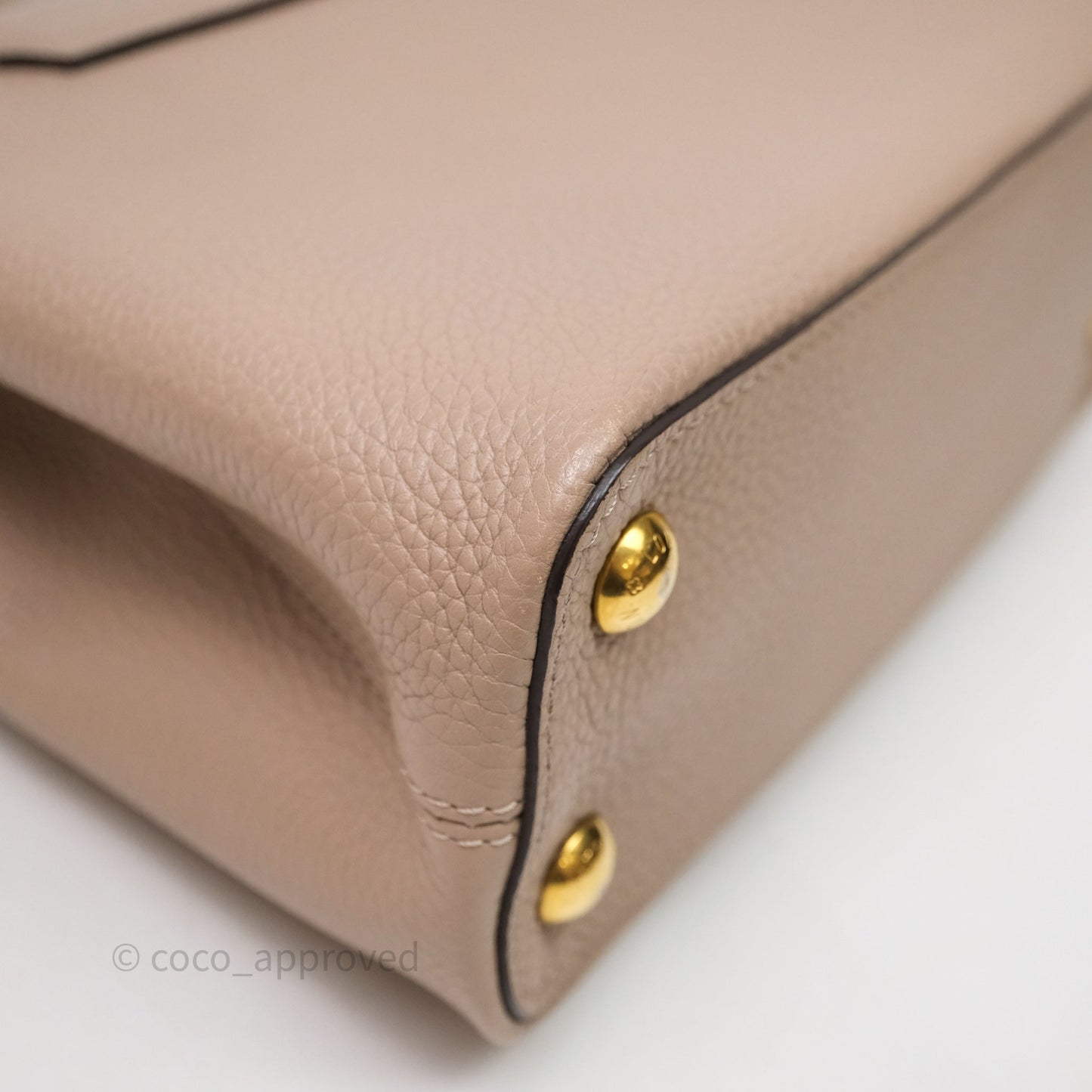 Louis Vuitton Taurillon Capucines BB Galet