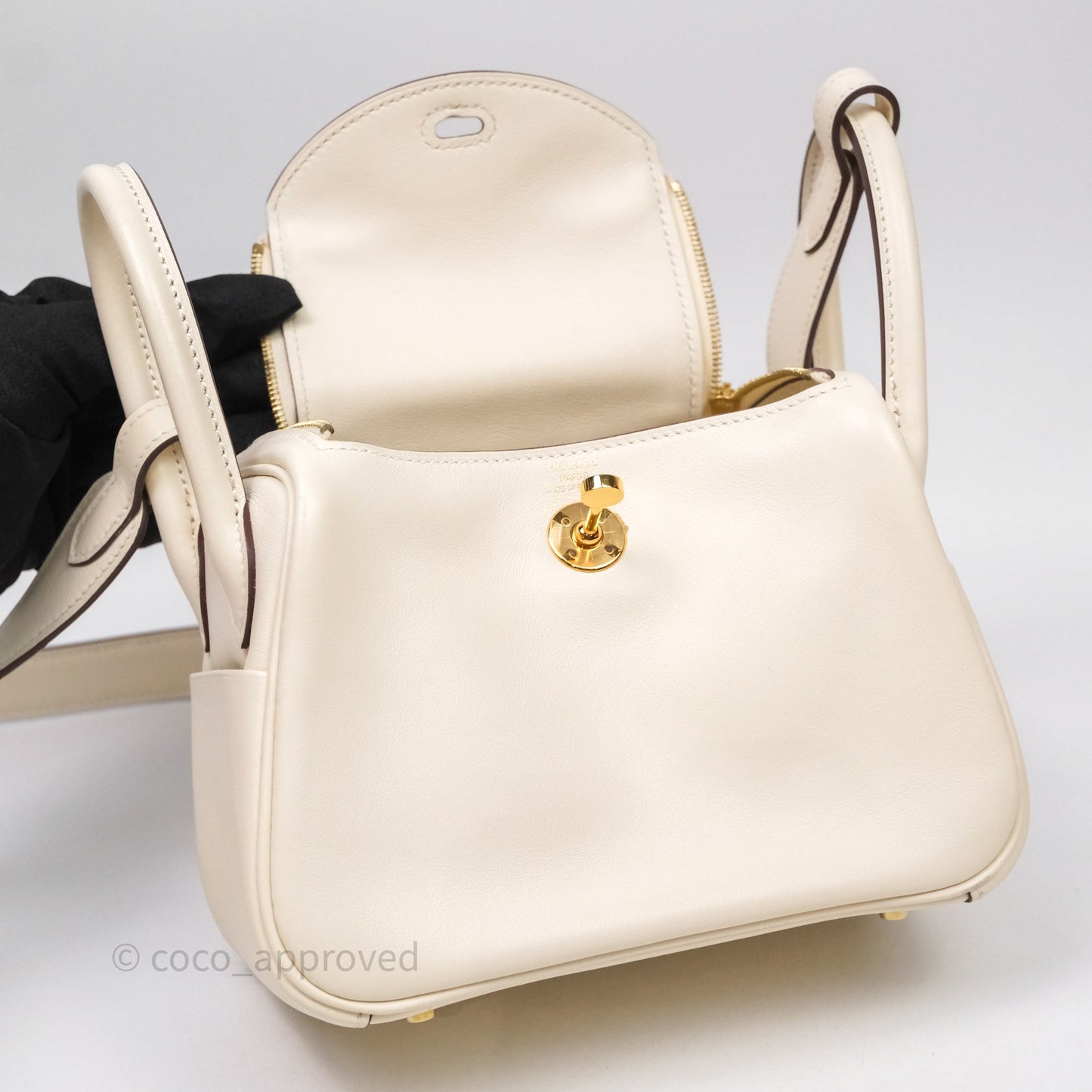 Hermès Mini Lindy 20 Nata I2 Swift Gold Hardware