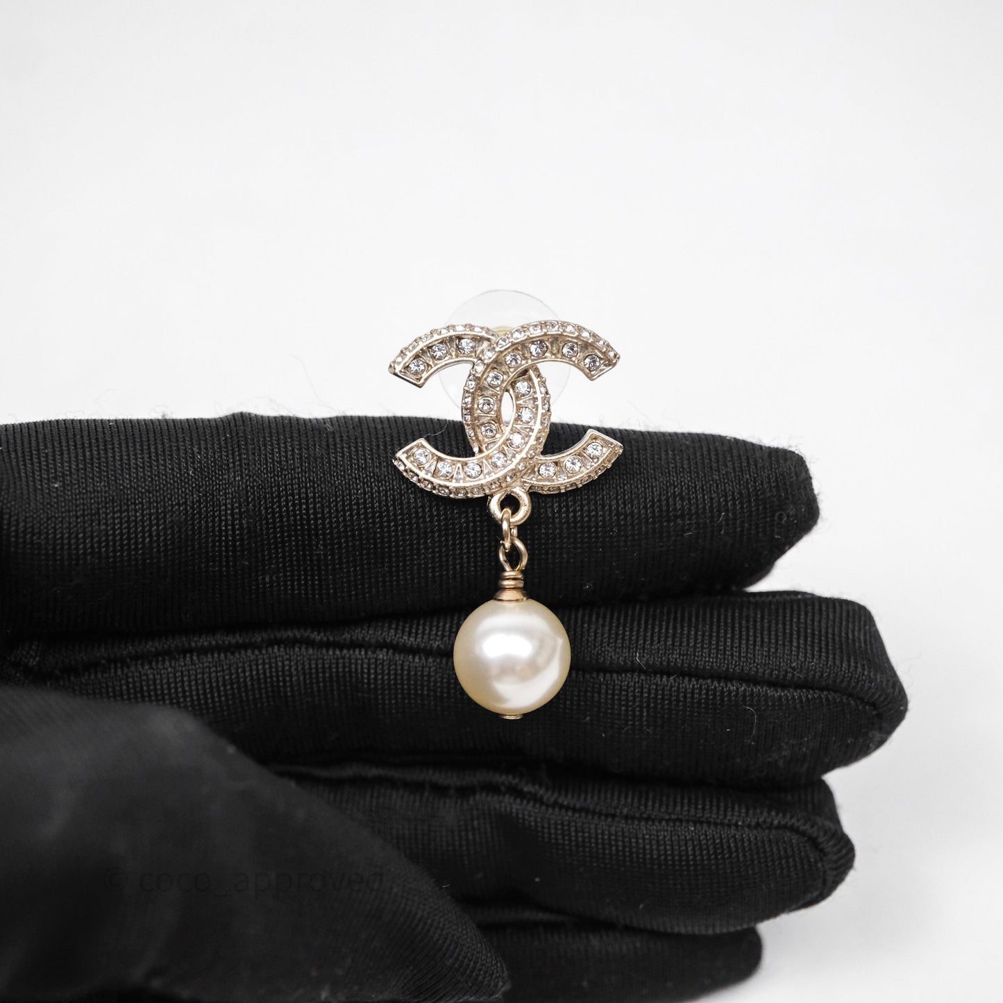 Chanel Crystal CC Pearl Drop Earrings Gold Tone 24V