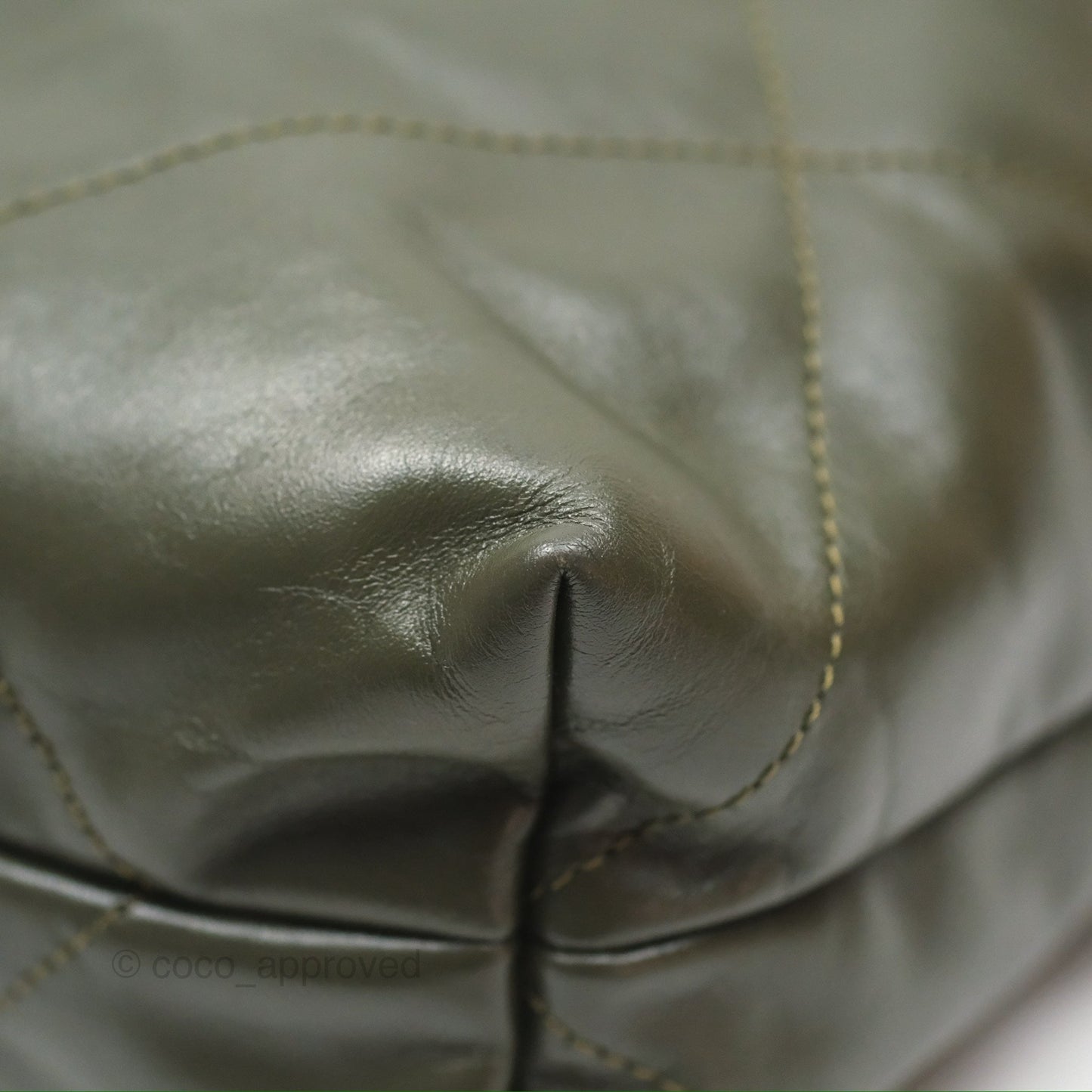 Chanel 22 Medium Green Shiny Calfskin Ruthenium Hardware
