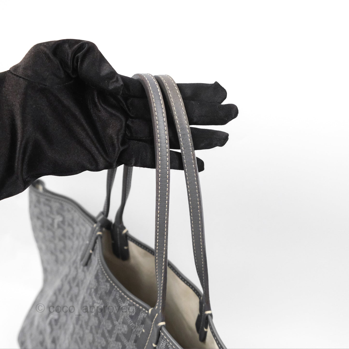 Goyard St Louis Tote PM ⁣⁣⁣⁣⁣⁣⁣⁣⁣⁣⁣⁣⁣⁣⁣⁣⁣⁣⁣⁣Grey Goyardine Canvas