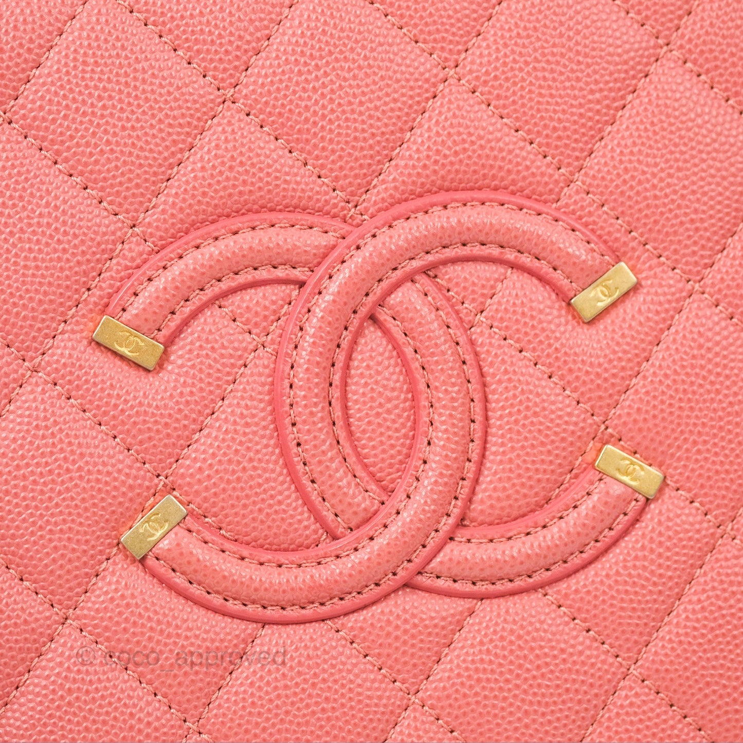 Chanel Quilted Medium CC Filigree Vanity Case Pink Caviar Gold Hardware