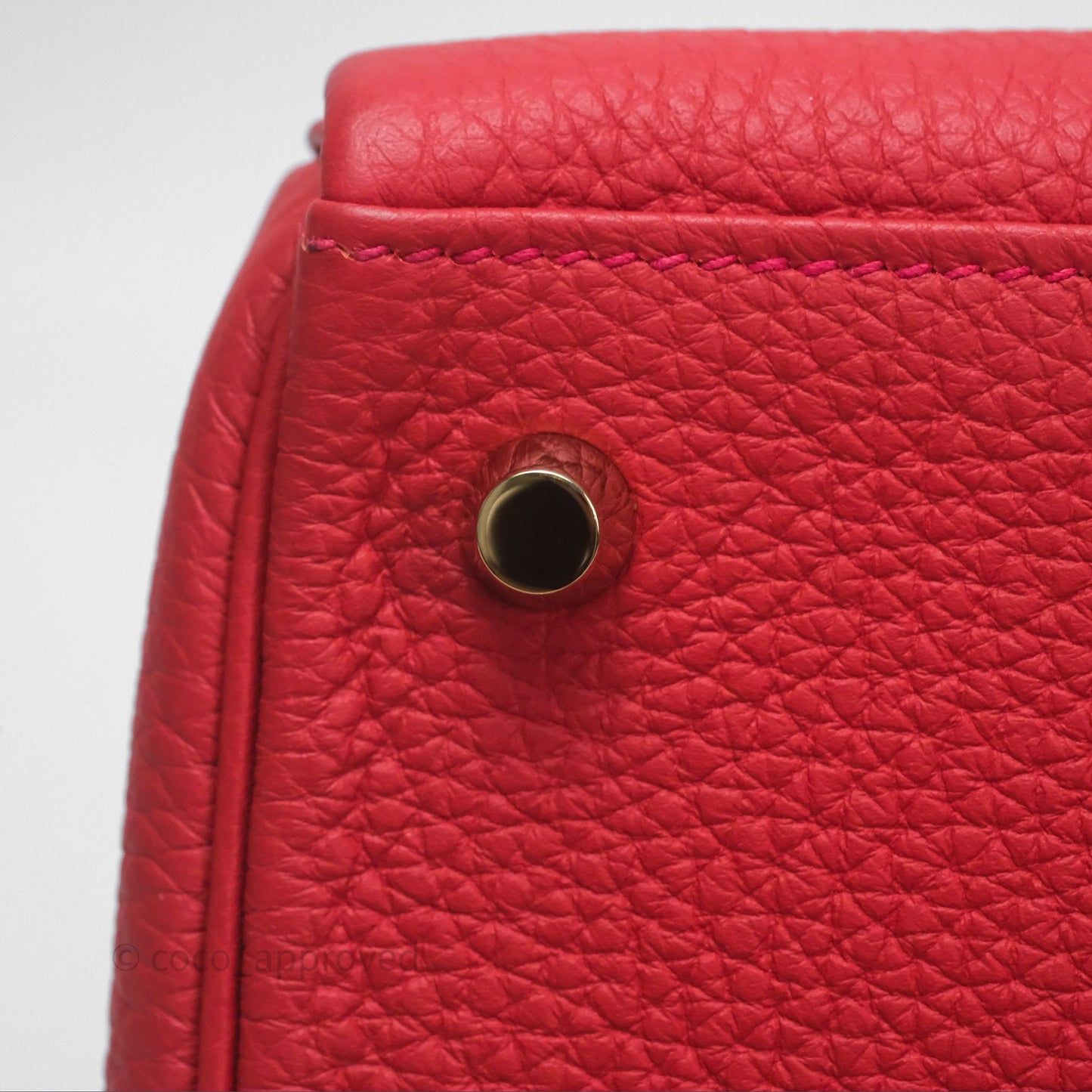 Hermès Kelly 28 Retourne Geranium D5 Togo Gold Hardware