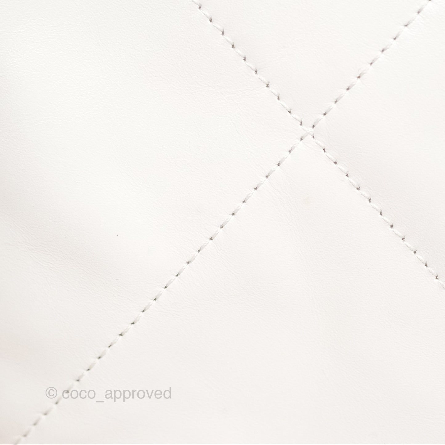 Chanel 22 Small White Shiny Calfskin Aged Gold Hardware