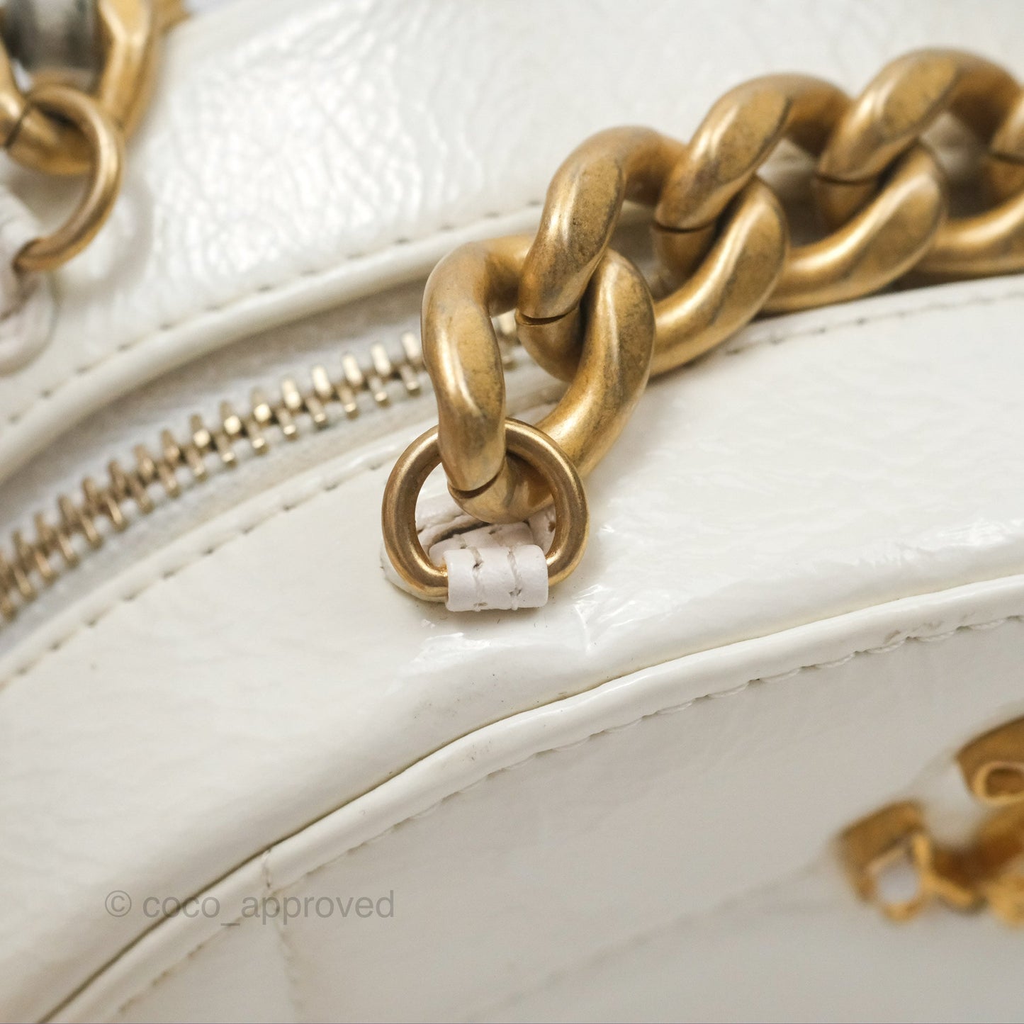 Chanel 19 Round Clutch With Chain White Glazed Calfskin Mixed Hardware