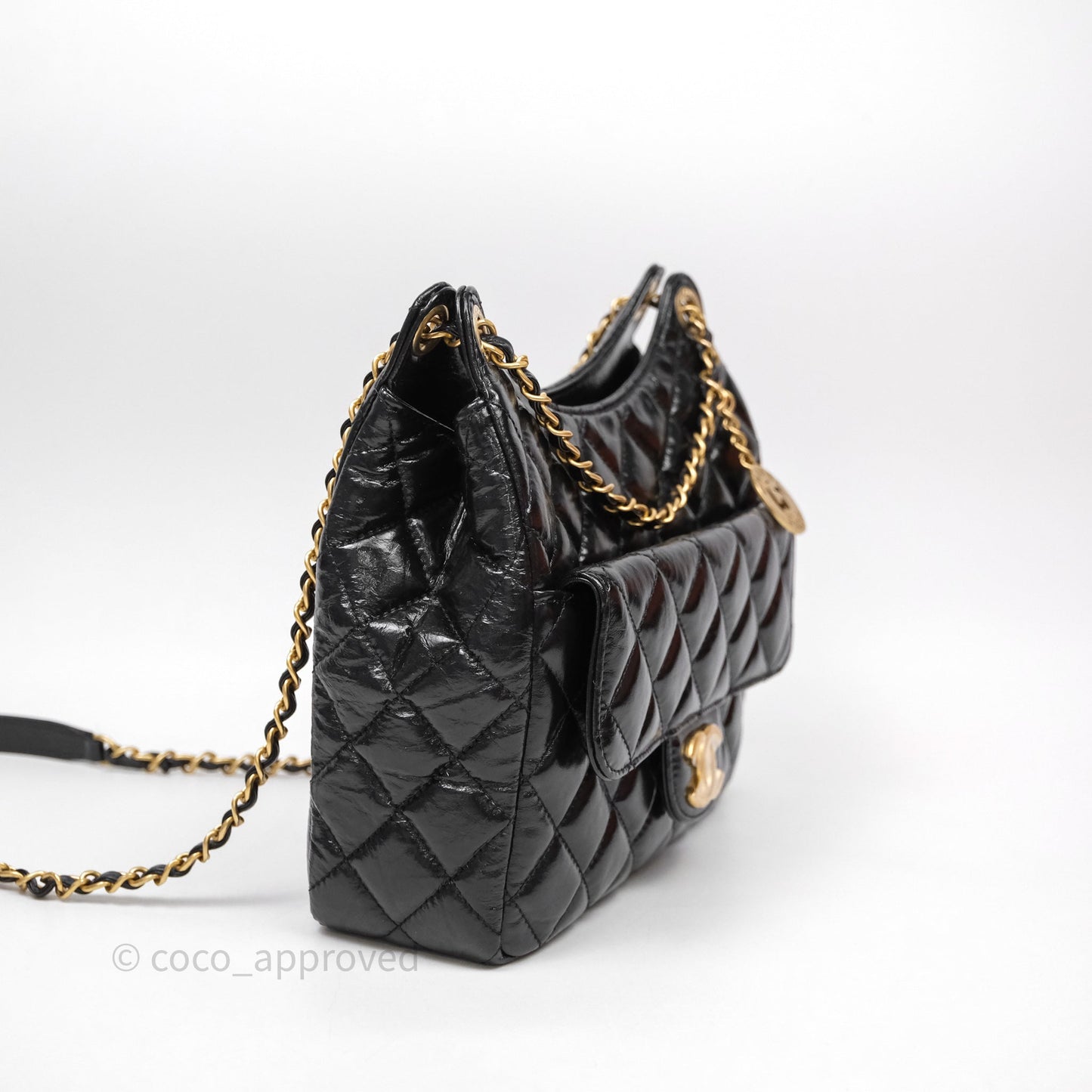 Chanel Medium Quilted Wavy CC Hobo Black Shiny Crumpled Calfskin Aged Gold Hardware