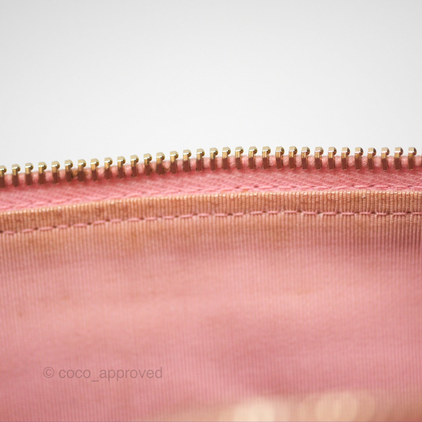 Chanel Vintage CC Quilted Shoulder Bag Pink Caviar Gold Hardware