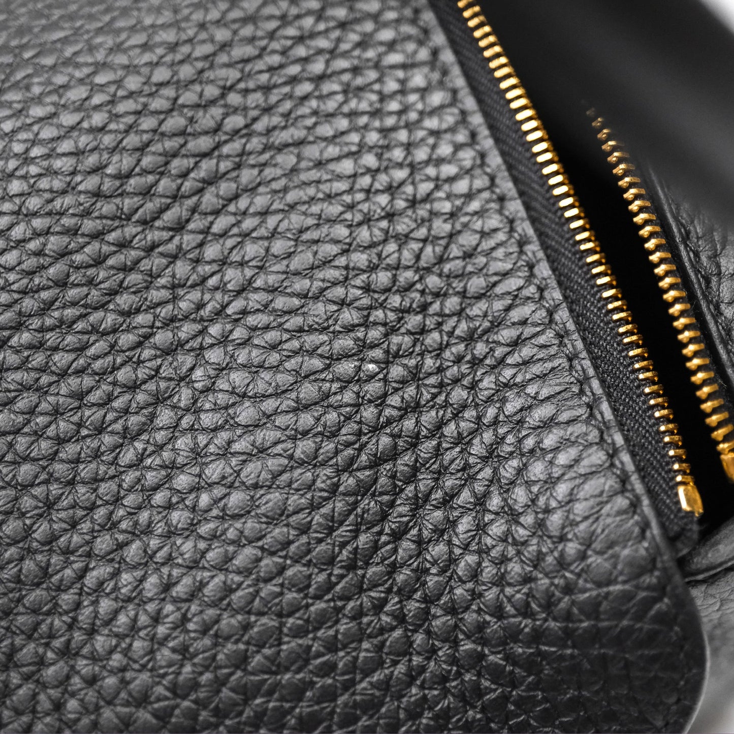 Hermes Lindy 26 Black Noir 89 Clemence Gold Hardware