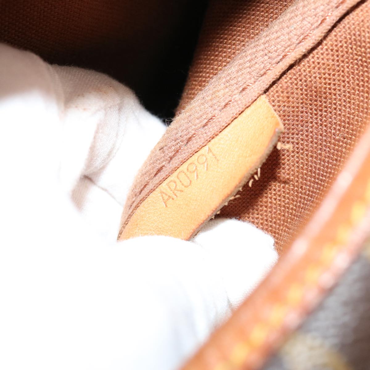 LOUIS VUITTON Monogram Saumur 35 Shoulder Bag M42254 LV 65145